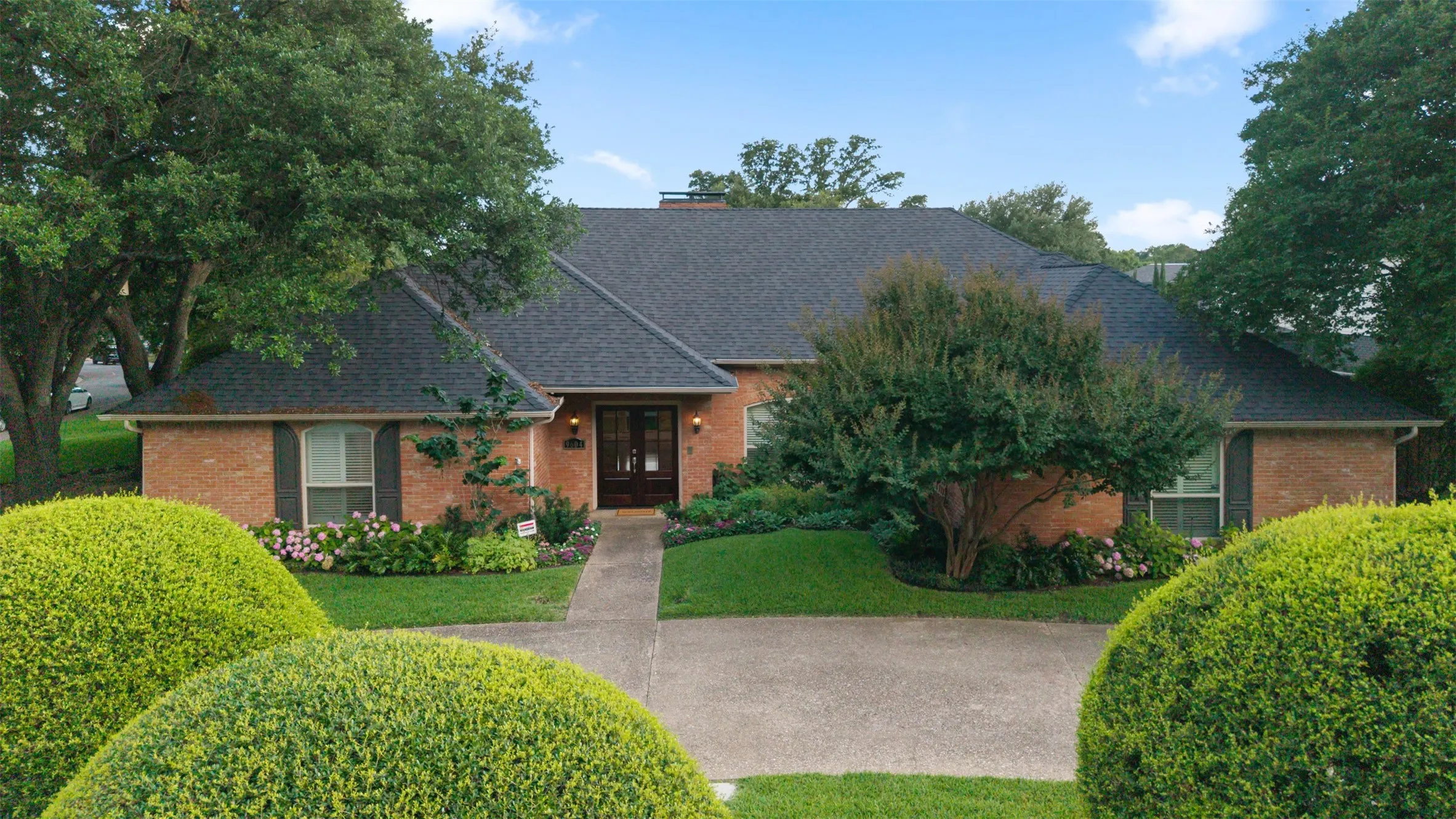 Welcome to 9604 Robin Meadow