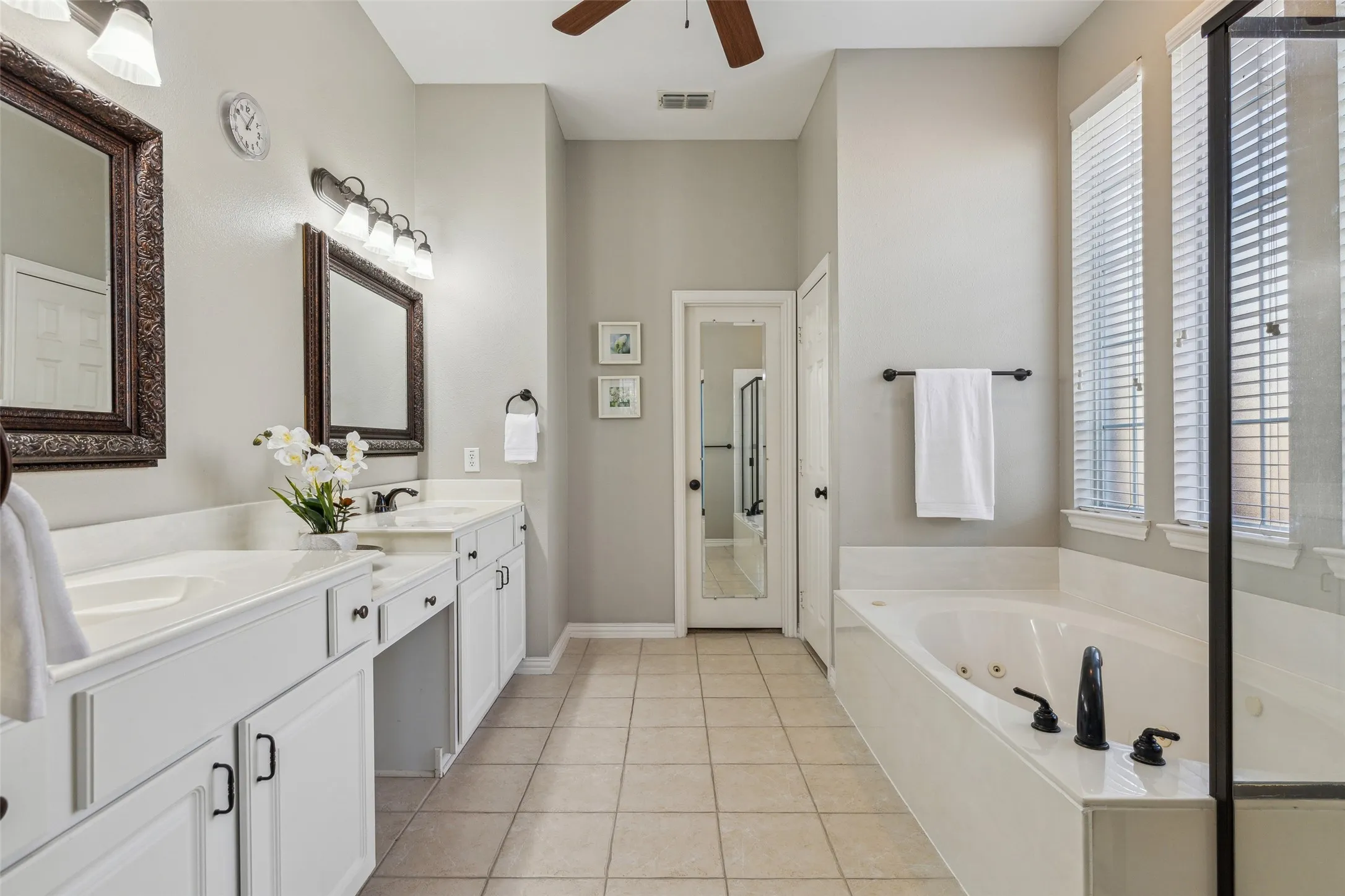 Single Family Residence For Sale in Denton County , 9740 Plains Circle, Frisco, Texas 75033, 4 Bedroom, 4 Bathroom, 2 Garage spaces, 3,674 Sqft, built in 2001, mls#21289429, Real Estate Agent in Frisco, Homes For Sale in Denton county, Homes For Sale in Frisco, Realtor in Frisco Texas, Real Estate Brokerage Independent Realty Texas, Luminita Cordes Realtor