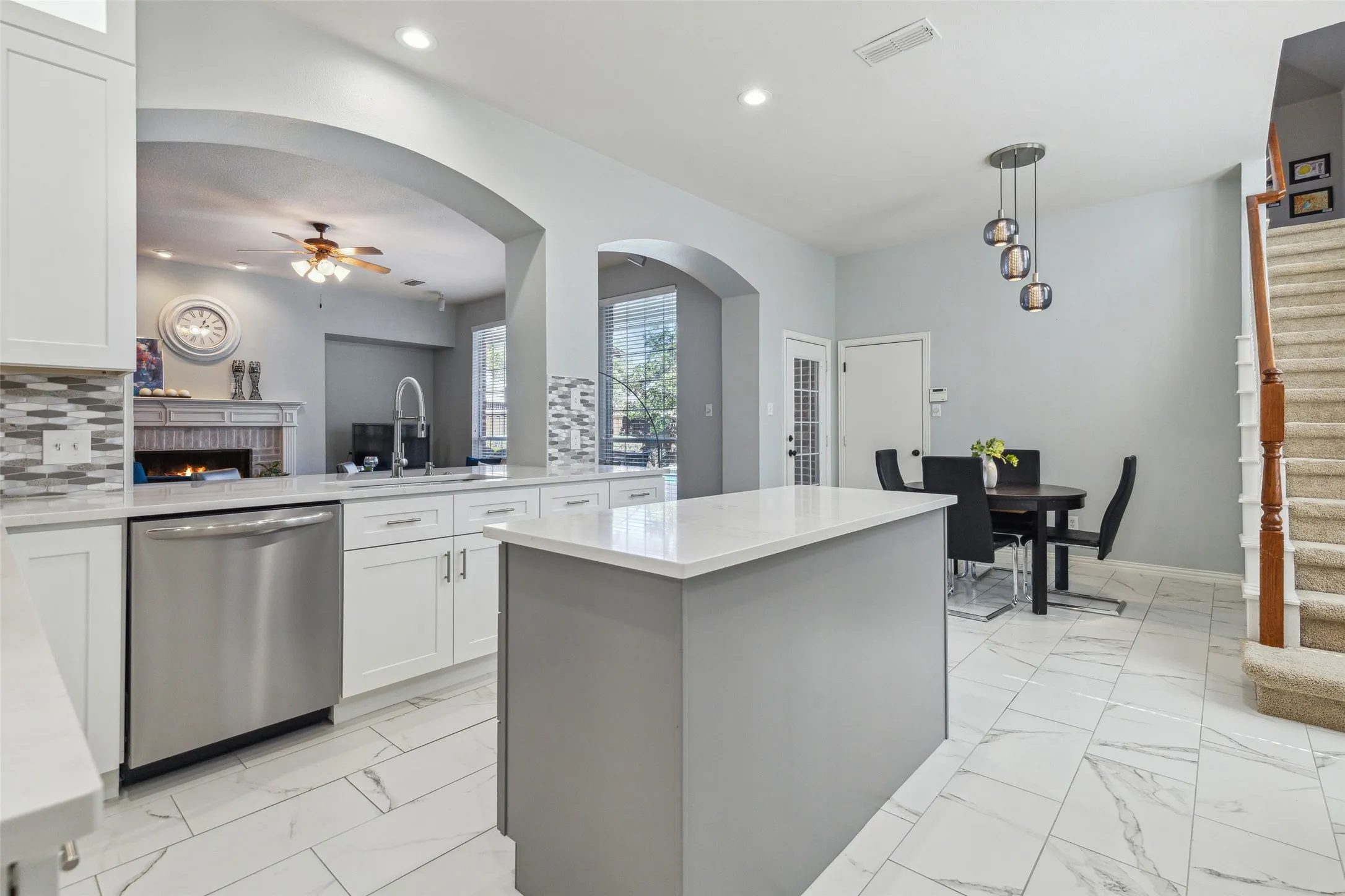 Single Family Residence For Sale in Denton County , 9740 Plains Circle, Frisco, Texas 75033, 4 Bedroom, 4 Bathroom, 2 Garage spaces, 3,674 Sqft, built in 2001, mls#21289429, Real Estate Agent in Frisco, Homes For Sale in Denton county, Homes For Sale in Frisco, Realtor in Frisco Texas, Real Estate Brokerage Independent Realty Texas, Luminita Cordes Realtor