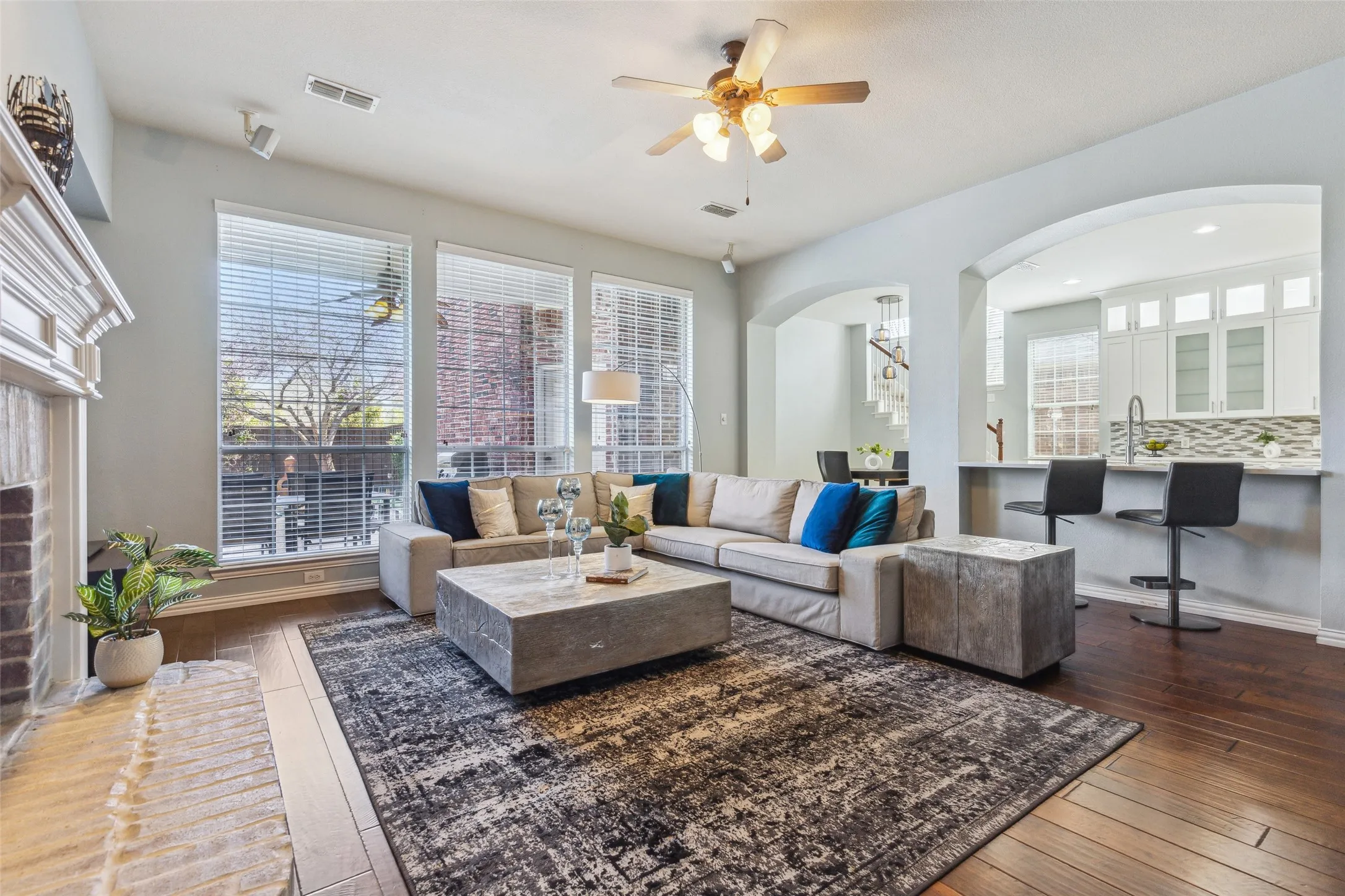 Single Family Residence For Sale in Denton County , 9740 Plains Circle, Frisco, Texas 75033, 4 Bedroom, 4 Bathroom, 2 Garage spaces, 3,674 Sqft, built in 2001, mls#21289429, Real Estate Agent in Frisco, Homes For Sale in Denton county, Homes For Sale in Frisco, Realtor in Frisco Texas, Real Estate Brokerage Independent Realty Texas, Luminita Cordes Realtor