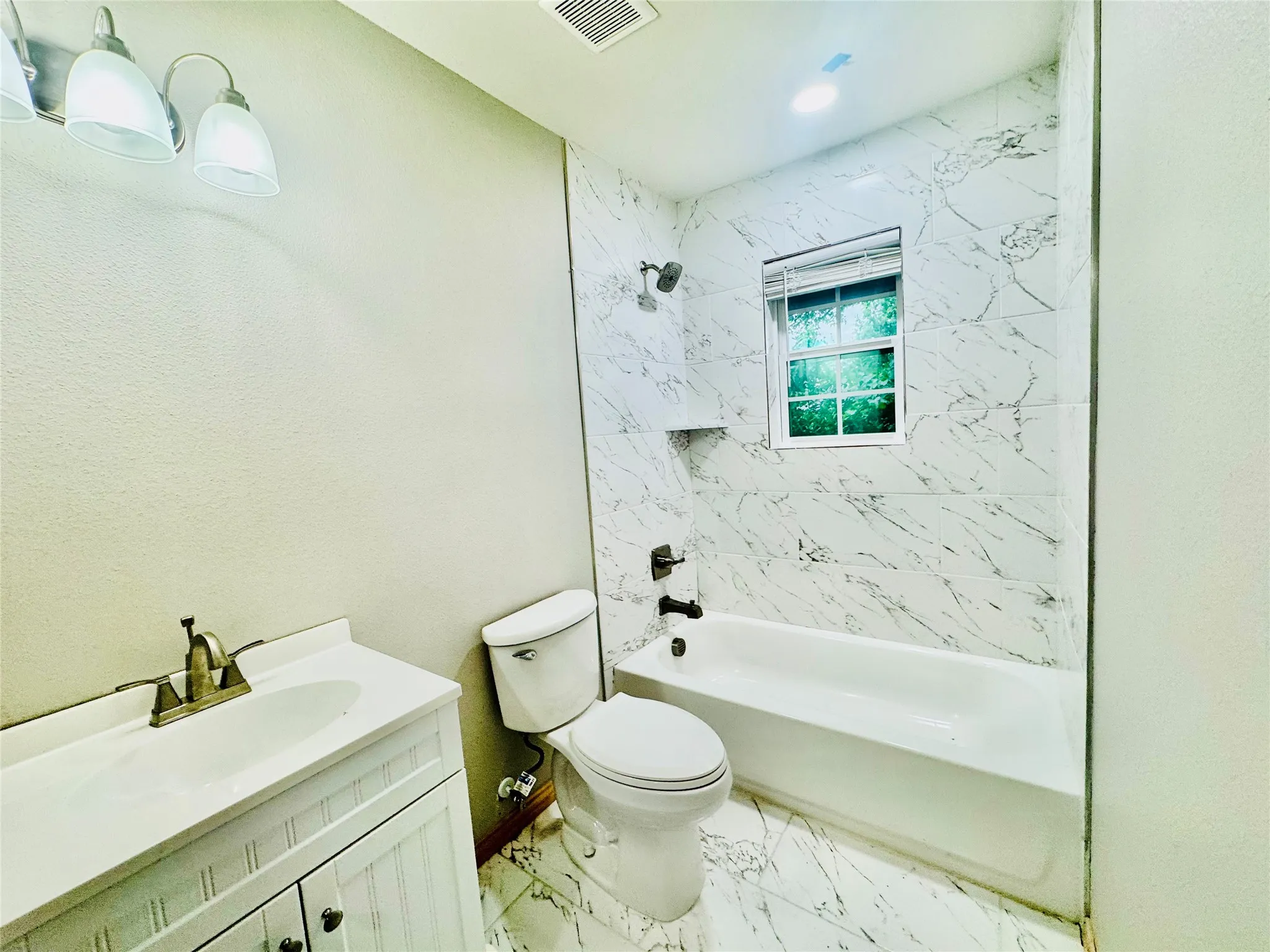 Single Family Residence For Sale in Dallas County , 203 Wake Drive, Richardson, Texas 75081, 6 Bedroom, 3 Bathroom, Garage spaces, 2,008 Sqft, built in 1962, mls#21262781, Real Estate Agent in Richardson, Homes For Sale in Dallas county, Homes For Sale in Richardson, Realtor in Richardson Texas, Real Estate Brokerage Independent Realty Texas, Luminita Cordes Realtor