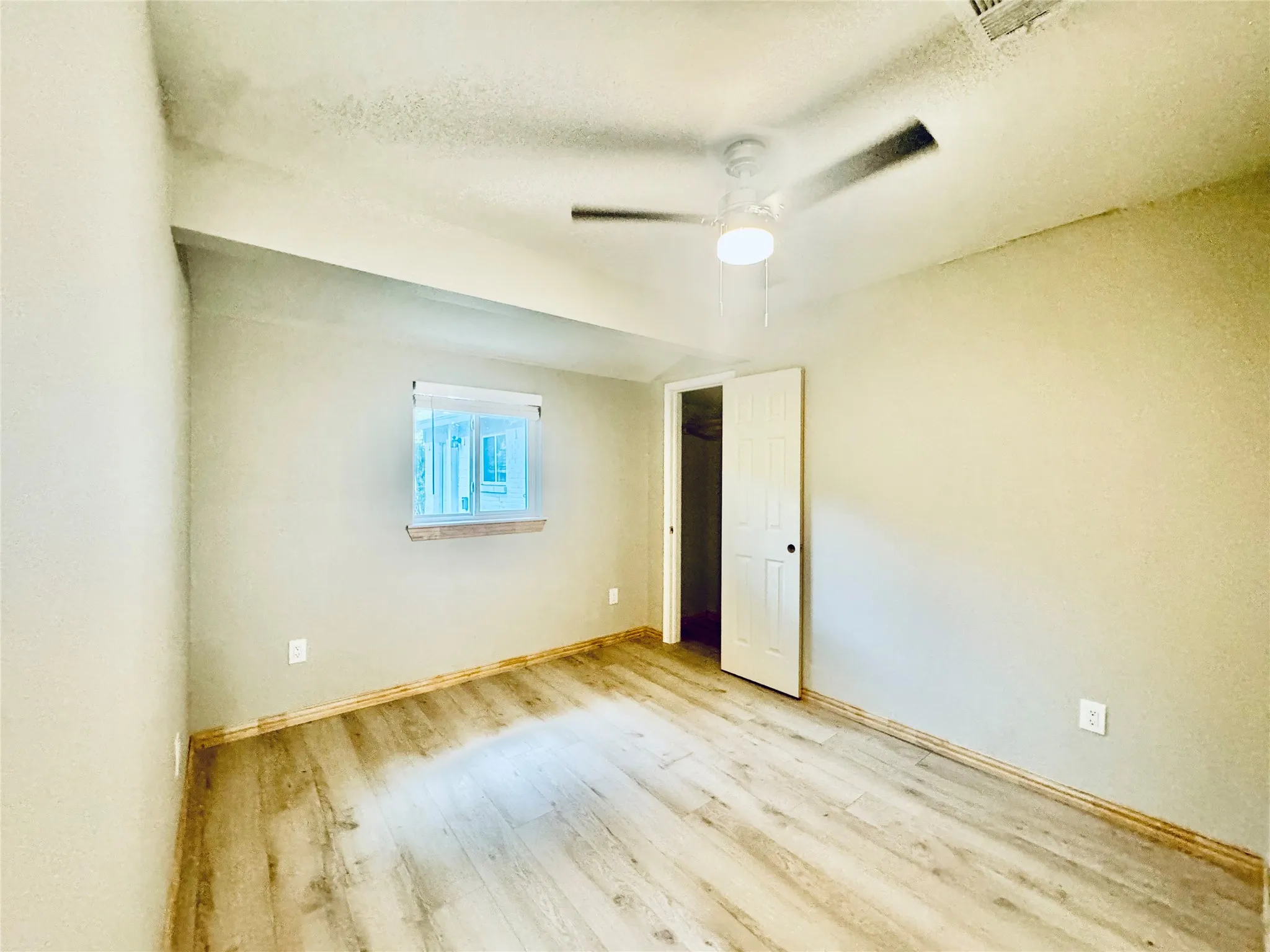 Single Family Residence For Sale in Dallas County , 203 Wake Drive, Richardson, Texas 75081, 6 Bedroom, 3 Bathroom, Garage spaces, 2,008 Sqft, built in 1962, mls#21262781, Real Estate Agent in Richardson, Homes For Sale in Dallas county, Homes For Sale in Richardson, Realtor in Richardson Texas, Real Estate Brokerage Independent Realty Texas, Luminita Cordes Realtor