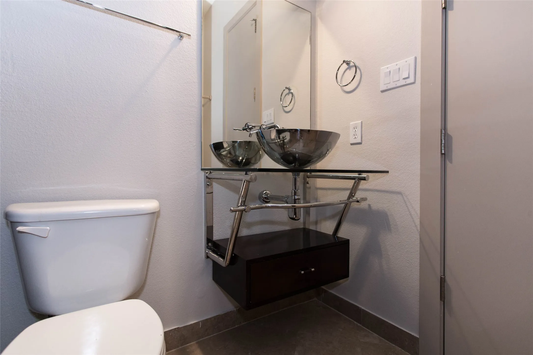 Townhouse For Rent in Dallas County , 706 Colten James Lane, Dallas, Texas 75204, 3 Bedrooms, 4 Bathrooms, 2 Garage spaces, 1,799 Sqft, built in 2005, Price $3,250, mls#21289847, Real Estate Agent in Dallas, Homes For Rent in Dallas county, Homes For Rent in Dallas, Realtor in Dallas Texas, Real Estate Brokerage Independent Realty Texas, Luminita Cordes Realtor