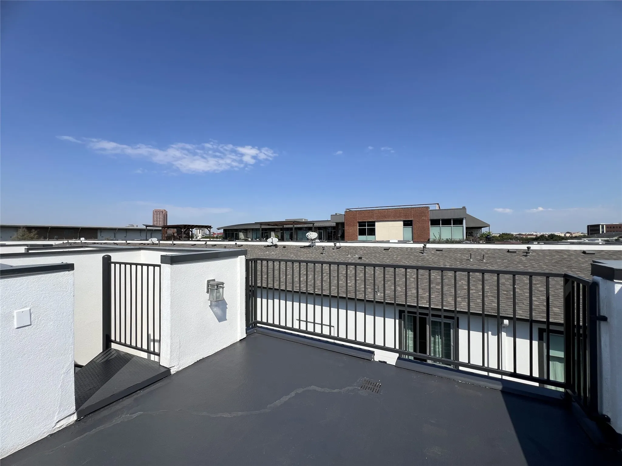 Townhouse For Rent in Dallas County , 706 Colten James Lane, Dallas, Texas 75204, 3 Bedrooms, 4 Bathrooms, 2 Garage spaces, 1,799 Sqft, built in 2005, Price $3,250, mls#21289847, Real Estate Agent in Dallas, Homes For Rent in Dallas county, Homes For Rent in Dallas, Realtor in Dallas Texas, Real Estate Brokerage Independent Realty Texas, Luminita Cordes Realtor