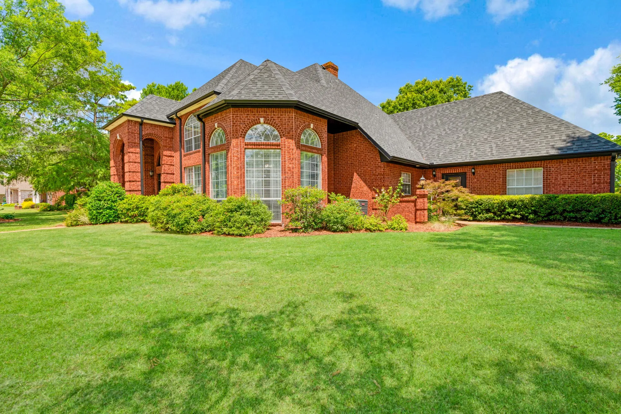 Single Family Residence For Sale in Lamar County , 3035 Oak Creek Drive, Paris, Texas 75462, 5 Bedroom, 4 Bathroom, 3 Garage spaces, 4,366 Sqft, built in 1995, mls#21288018, Real Estate Agent in Paris, Homes For Sale in Lamar county, Homes For Sale in Paris, Realtor in Paris Texas, Real Estate Brokerage Independent Realty Texas, Luminita Cordes Realtor