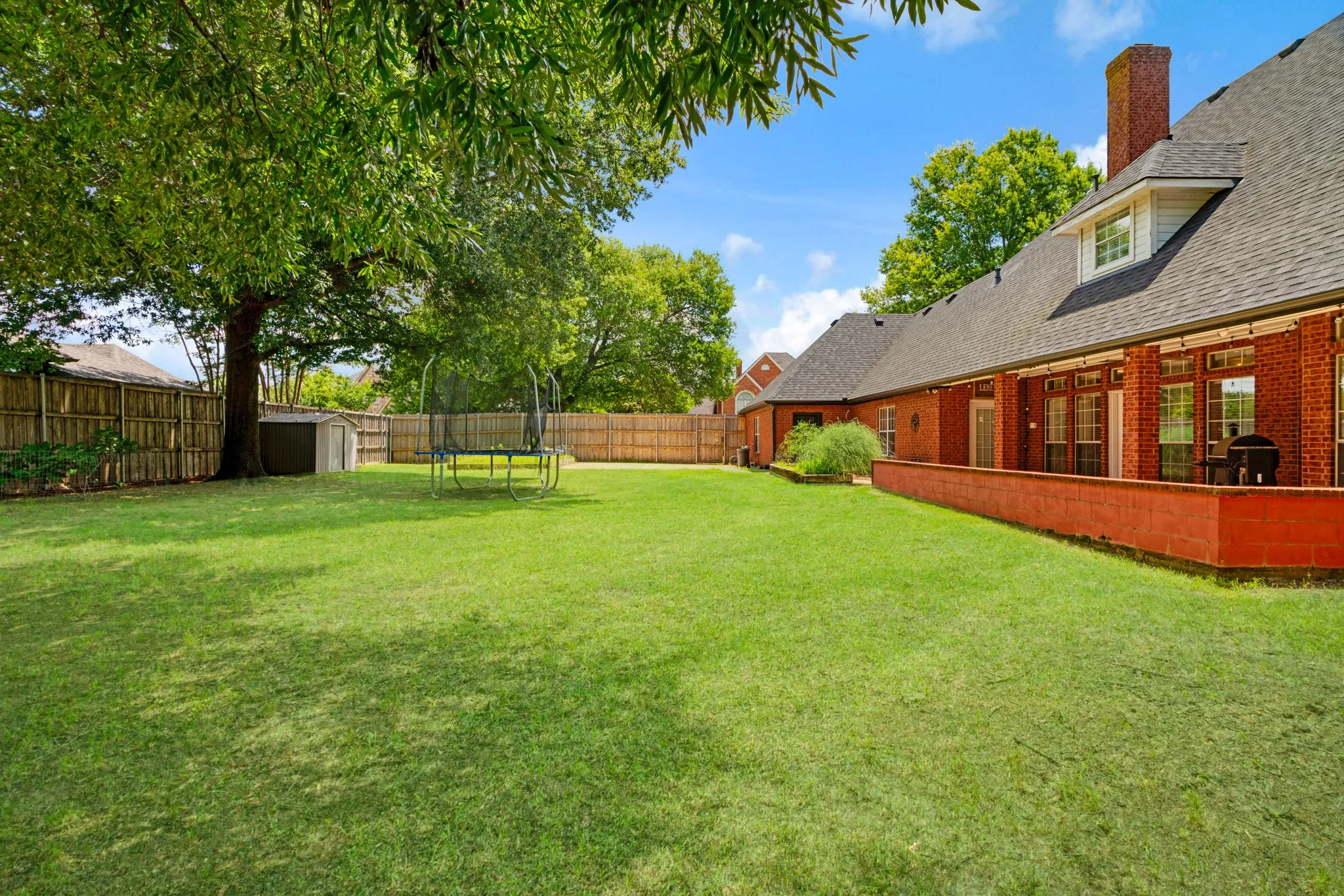 Single Family Residence For Sale in Lamar County , 3035 Oak Creek Drive, Paris, Texas 75462, 5 Bedroom, 4 Bathroom, 3 Garage spaces, 4,366 Sqft, built in 1995, mls#21288018, Real Estate Agent in Paris, Homes For Sale in Lamar county, Homes For Sale in Paris, Realtor in Paris Texas, Real Estate Brokerage Independent Realty Texas, Luminita Cordes Realtor