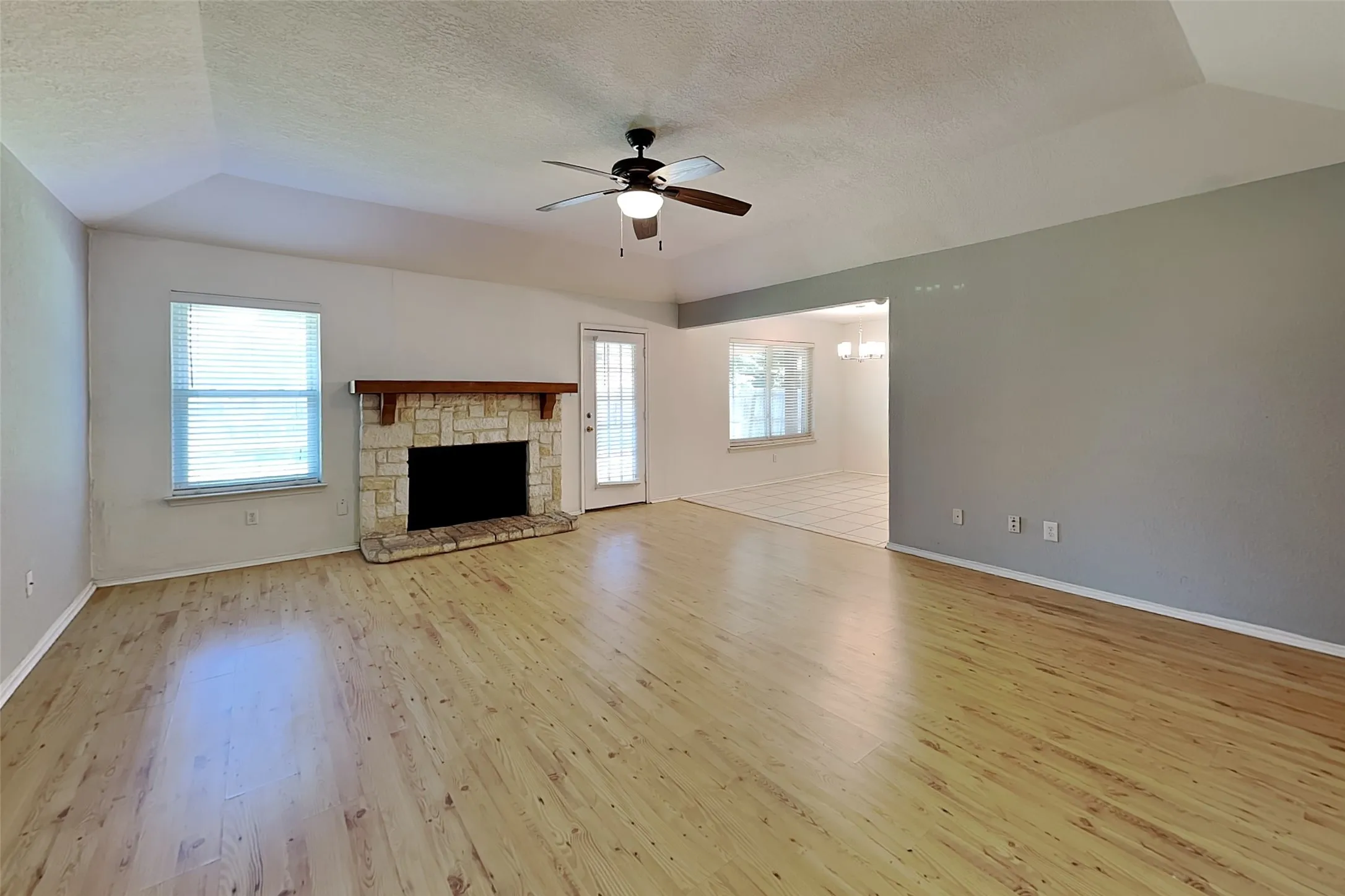 Single Family Residence For Rent in Tarrant County , 260 Rancho Grande Trail, Keller, Texas 76248, 3 Bedroom, 2 Bathroom, 2 Garage spaces, 1,566 Sqft, built in 1988, mls#21289856, Real Estate Agent in Keller, Homes For Rent in Tarrant county, Homes For Rent in Keller, Realtor in Keller Texas, Real Estate Brokerage Independent Realty Texas, Luminita Cordes Realtor