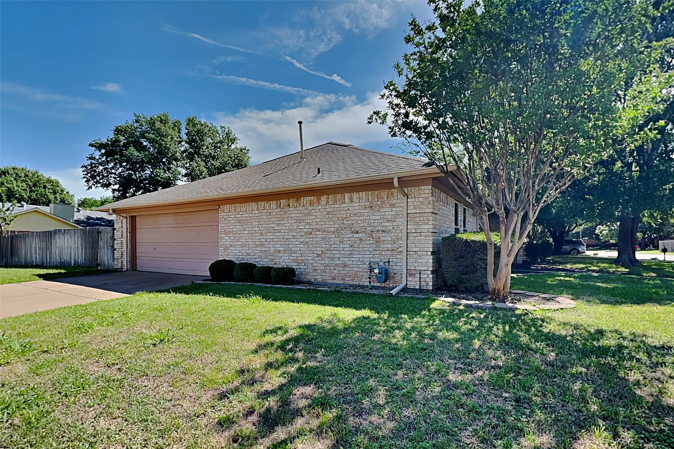 Single Family Residence For Rent in Tarrant County , 260 Rancho Grande Trail, Keller, Texas 76248, 3 Bedroom, 2 Bathroom, 2 Garage spaces, 1,566 Sqft, built in 1988, mls#21289856, Real Estate Agent in Keller, Homes For Rent in Tarrant county, Homes For Rent in Keller, Realtor in Keller Texas, Real Estate Brokerage Independent Realty Texas, Luminita Cordes Realtor