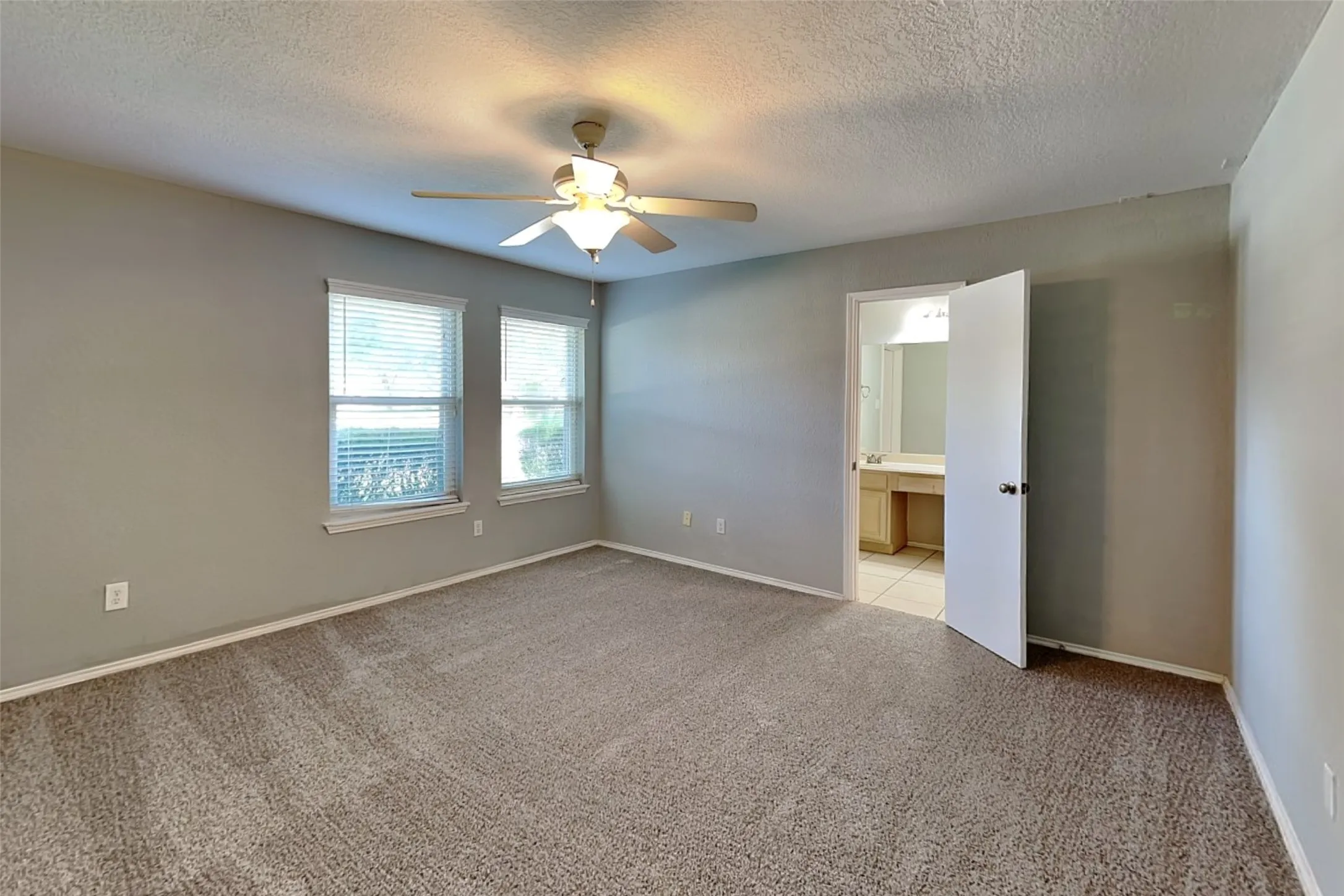 Single Family Residence For Rent in Tarrant County , 260 Rancho Grande Trail, Keller, Texas 76248, 3 Bedroom, 2 Bathroom, 2 Garage spaces, 1,566 Sqft, built in 1988, mls#21289856, Real Estate Agent in Keller, Homes For Rent in Tarrant county, Homes For Rent in Keller, Realtor in Keller Texas, Real Estate Brokerage Independent Realty Texas, Luminita Cordes Realtor