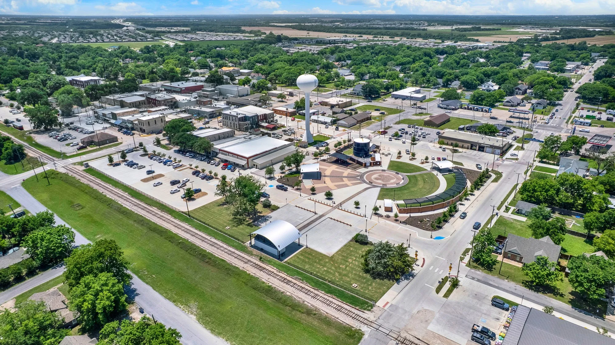 Single Family Residence For Sale in Grayson County , 675 Wayne Avenue, Van Alstyne, Texas 75495, 4 Bedroom, 4 Bathroom, 2 Garage spaces, 2,450 Sqft, built in 2021, mls#21278860, Real Estate Agent in Van Alstyne, Homes For Sale in Grayson county, Homes For Sale in Van Alstyne, Realtor in Van Alstyne Texas, Real Estate Brokerage Independent Realty Texas, Luminita Cordes Realtor