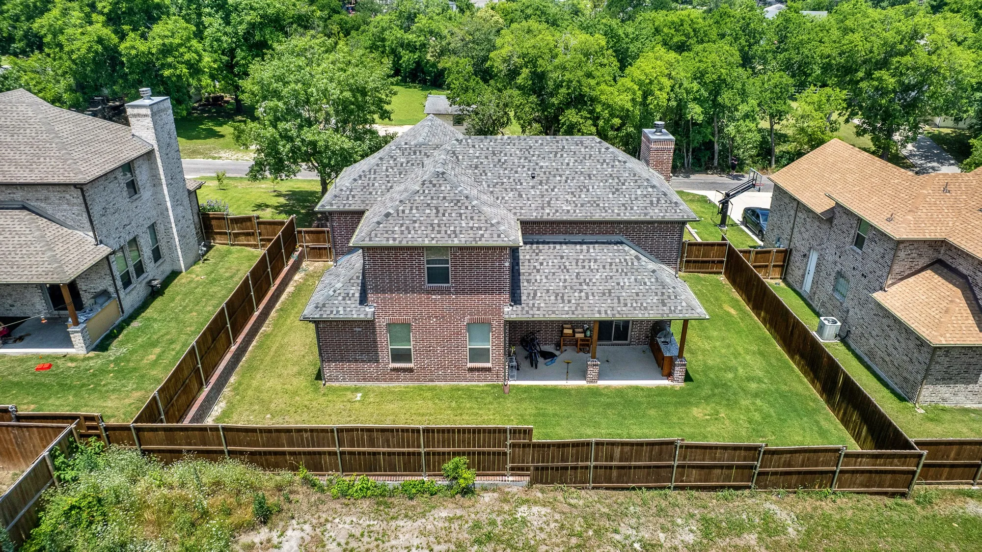 Single Family Residence For Sale in Grayson County , 675 Wayne Avenue, Van Alstyne, Texas 75495, 4 Bedroom, 4 Bathroom, 2 Garage spaces, 2,450 Sqft, built in 2021, mls#21278860, Real Estate Agent in Van Alstyne, Homes For Sale in Grayson county, Homes For Sale in Van Alstyne, Realtor in Van Alstyne Texas, Real Estate Brokerage Independent Realty Texas, Luminita Cordes Realtor