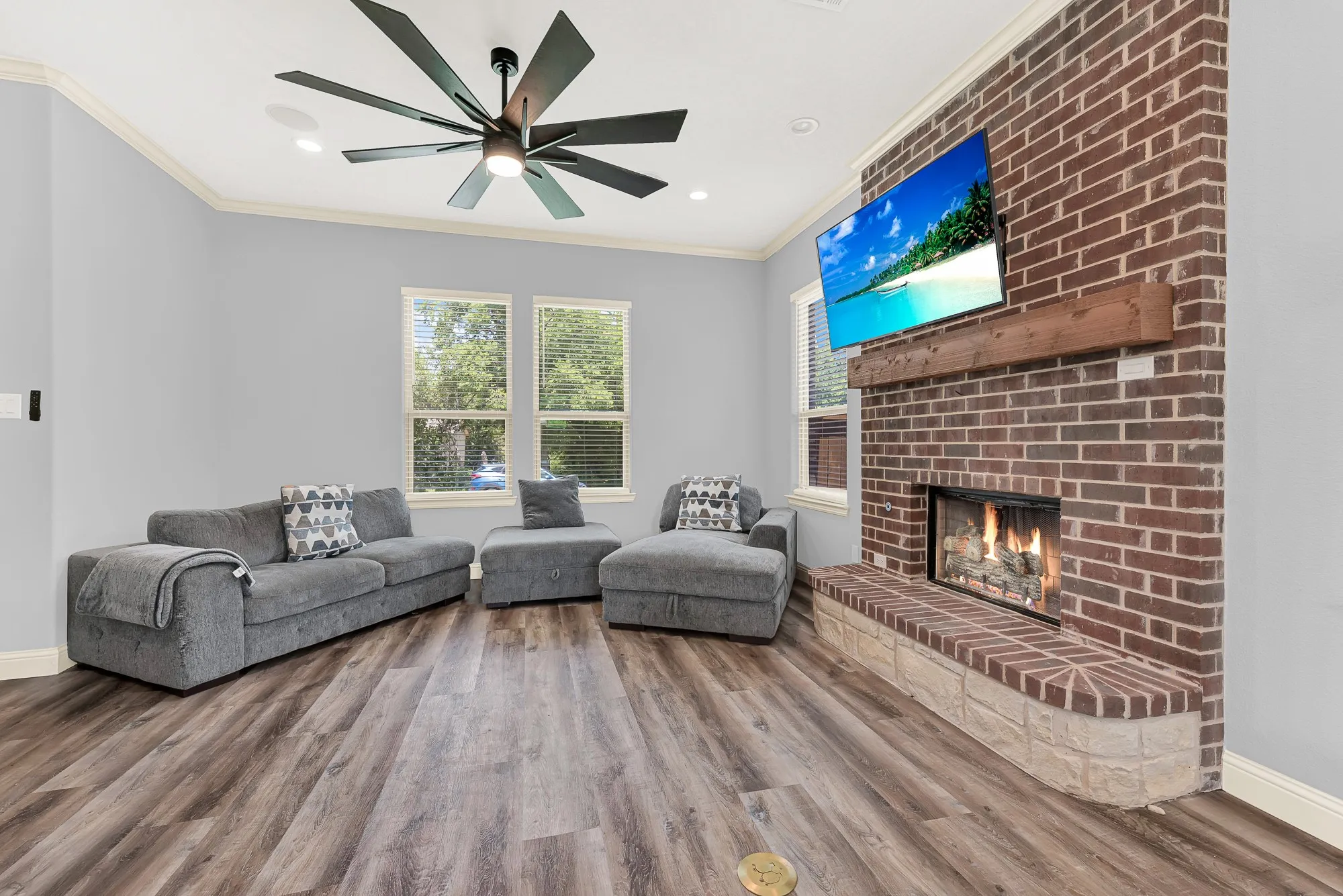 Single Family Residence For Sale in Grayson County , 675 Wayne Avenue, Van Alstyne, Texas 75495, 4 Bedroom, 4 Bathroom, 2 Garage spaces, 2,450 Sqft, built in 2021, mls#21278860, Real Estate Agent in Van Alstyne, Homes For Sale in Grayson county, Homes For Sale in Van Alstyne, Realtor in Van Alstyne Texas, Real Estate Brokerage Independent Realty Texas, Luminita Cordes Realtor