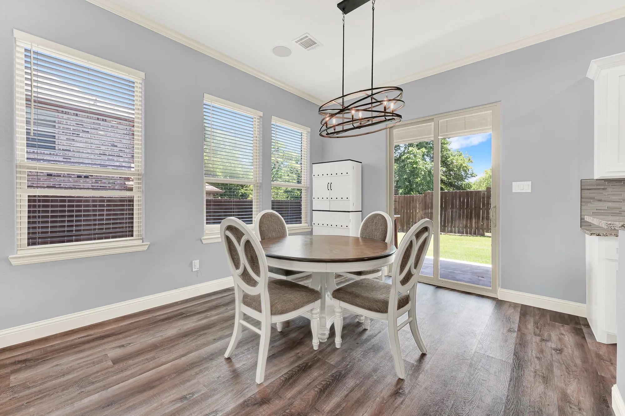 Single Family Residence For Sale in Grayson County , 675 Wayne Avenue, Van Alstyne, Texas 75495, 4 Bedroom, 4 Bathroom, 2 Garage spaces, 2,450 Sqft, built in 2021, mls#21278860, Real Estate Agent in Van Alstyne, Homes For Sale in Grayson county, Homes For Sale in Van Alstyne, Realtor in Van Alstyne Texas, Real Estate Brokerage Independent Realty Texas, Luminita Cordes Realtor