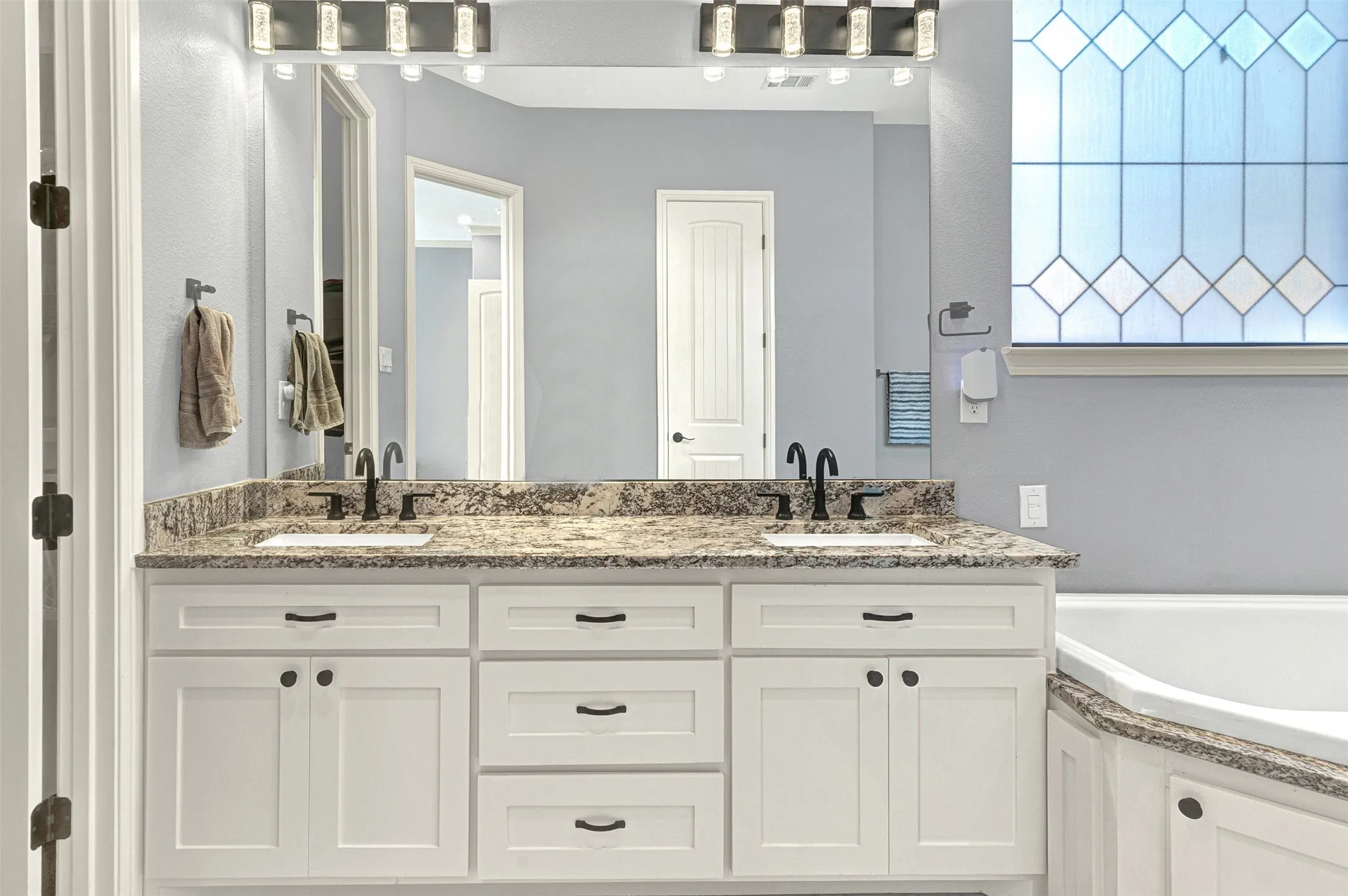 Primary Ensuite Bath