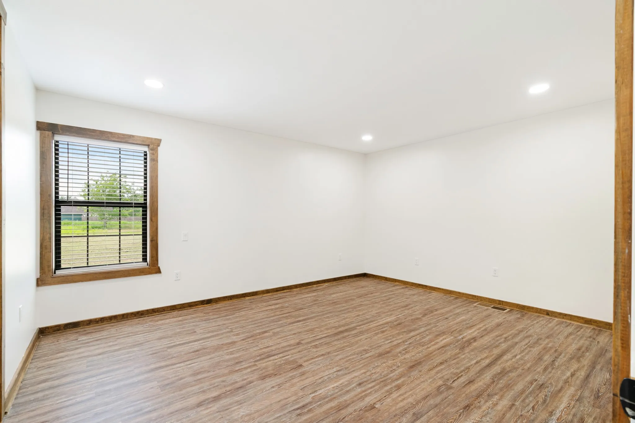 Single Family Residence For Sale in Lamar County , 209 Helena Drive, Powderly, Texas 75473, 3 Bedroom, 2 Bathroom, Garage spaces, 2,334 Sqft, built in 2022, mls#21289778, Real Estate Agent in Powderly, Homes For Sale in Lamar county, Homes For Sale in Powderly, Realtor in Powderly Texas, Real Estate Brokerage Independent Realty Texas, Luminita Cordes Realtor