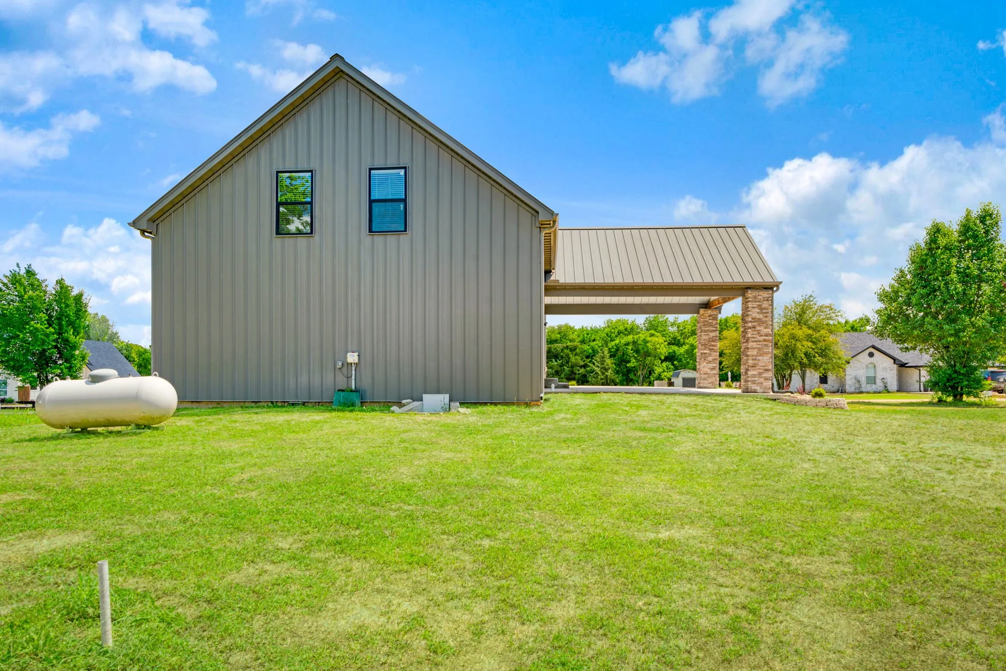Single Family Residence For Sale in Lamar County , 209 Helena Drive, Powderly, Texas 75473, 3 Bedroom, 2 Bathroom, Garage spaces, 2,334 Sqft, built in 2022, mls#21289778, Real Estate Agent in Powderly, Homes For Sale in Lamar county, Homes For Sale in Powderly, Realtor in Powderly Texas, Real Estate Brokerage Independent Realty Texas, Luminita Cordes Realtor