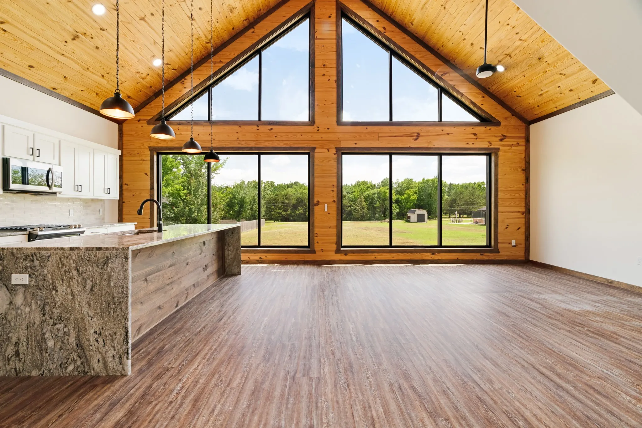 Single Family Residence For Sale in Lamar County , 209 Helena Drive, Powderly, Texas 75473, 3 Bedroom, 2 Bathroom, Garage spaces, 2,334 Sqft, built in 2022, mls#21289778, Real Estate Agent in Powderly, Homes For Sale in Lamar county, Homes For Sale in Powderly, Realtor in Powderly Texas, Real Estate Brokerage Independent Realty Texas, Luminita Cordes Realtor