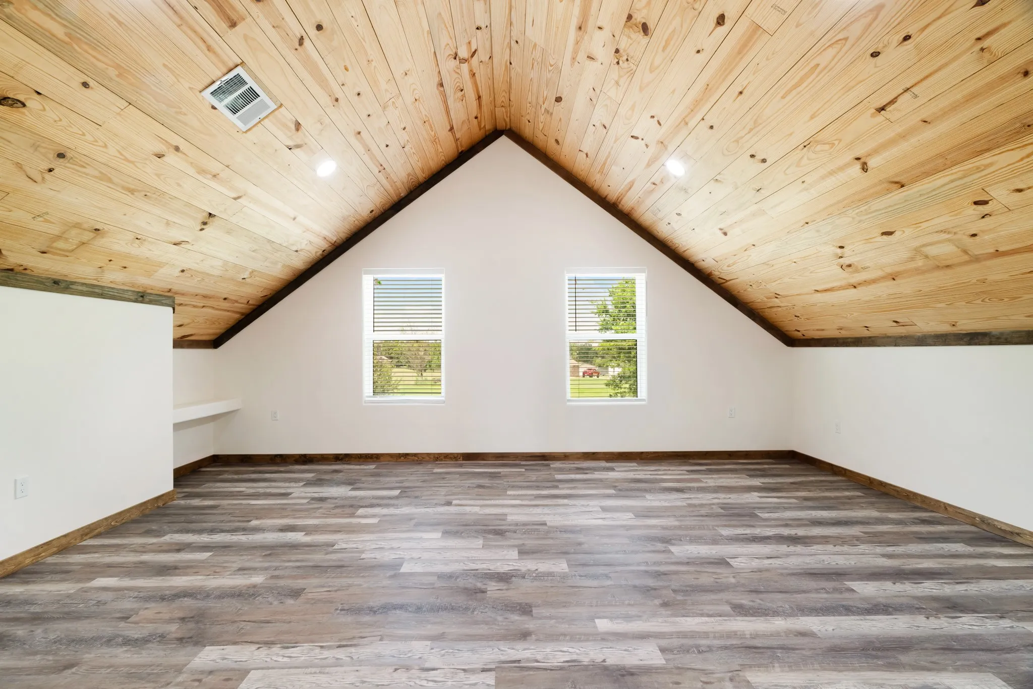 Single Family Residence For Sale in Lamar County , 209 Helena Drive, Powderly, Texas 75473, 3 Bedroom, 2 Bathroom, Garage spaces, 2,334 Sqft, built in 2022, mls#21289778, Real Estate Agent in Powderly, Homes For Sale in Lamar county, Homes For Sale in Powderly, Realtor in Powderly Texas, Real Estate Brokerage Independent Realty Texas, Luminita Cordes Realtor