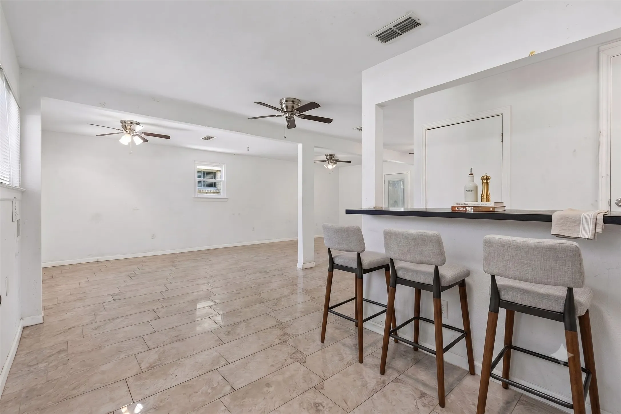 Kitchen Breakfast Bar - virtually staged