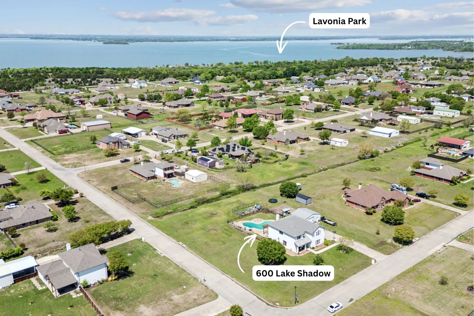 Single Family Residence For Sale in Collin County , 600 Lake Shadow Drive, Lavon, Texas 75166, 4 Bedroom, 3 Bathroom, 3 Garage spaces, 3,216 Sqft, built in 2002, mls#21282842, Real Estate Agent in Lavon, Homes For Sale in Collin county, Homes For Sale in Lavon, Realtor in Lavon Texas, Real Estate Brokerage Independent Realty Texas, Luminita Cordes Realtor