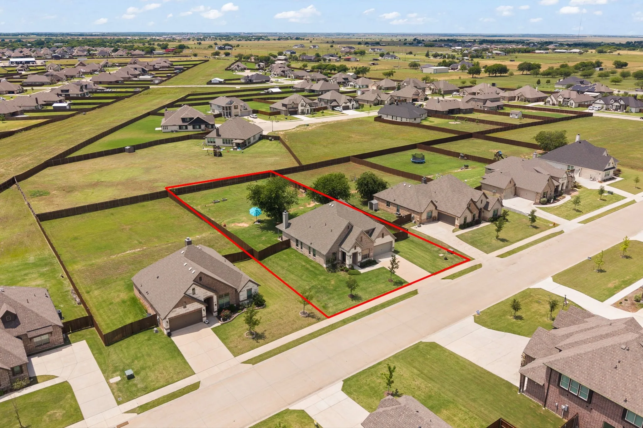 Single Family Residence For Sale in Johnson County , 12709 Whispering Wind Drive, Godley, Texas 76044, 3 Bedroom, 3 Bathroom, 2 Garage spaces, 2,623 Sqft, built in 2022, mls#21287711, Real Estate Agent in Godley, Homes For Sale in Johnson county, Homes For Sale in Godley, Realtor in Godley Texas, Real Estate Brokerage Independent Realty Texas, Luminita Cordes Realtor