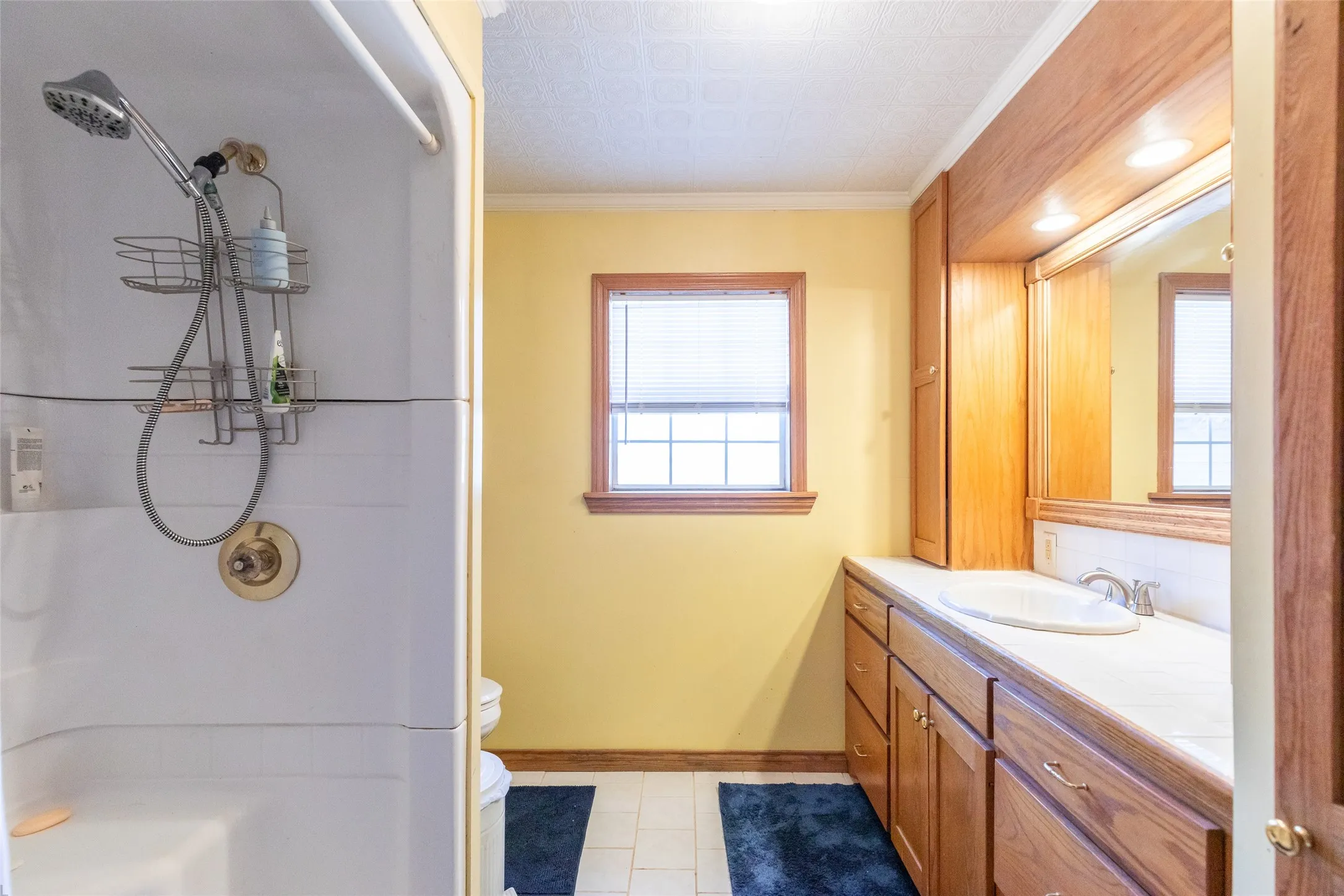 Single Family Residence For Sale in Jones County , 1132 Westover Drive, Anson, Texas 79501, 3 Bedroom, 3 Bathroom, 2 Garage spaces, 1,616 Sqft, built in 1950, mls#21288170, Real Estate Agent in Anson, Homes For Sale in Jones county, Homes For Sale in Anson, Realtor in Anson Texas, Real Estate Brokerage Independent Realty Texas, Luminita Cordes Realtor