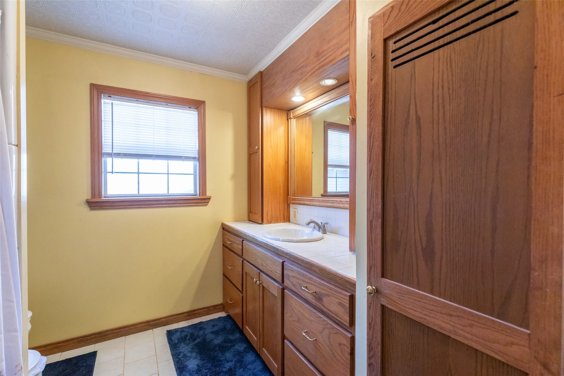 Single Family Residence For Sale in Jones County , 1132 Westover Drive, Anson, Texas 79501, 3 Bedroom, 3 Bathroom, 2 Garage spaces, 1,616 Sqft, built in 1950, mls#21288170, Real Estate Agent in Anson, Homes For Sale in Jones county, Homes For Sale in Anson, Realtor in Anson Texas, Real Estate Brokerage Independent Realty Texas, Luminita Cordes Realtor