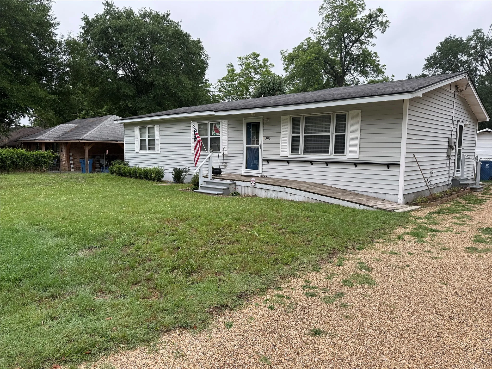 Single Family Residence For Sale in Wood County , 306 Floyd Street, Winnsboro, Texas 75494, 3 Bedroom, 2 Bathroom, Garage spaces, 1,718 Sqft, built in 1985, Price $149,500, mls#21288799, Real Estate Agent in Winnsboro, Homes For Sale in Wood county, Homes For Sale in Winnsboro, Realtor in Winnsboro Texas, Real Estate Brokerage Independent Realty Texas, Luminita Cordes Realtor