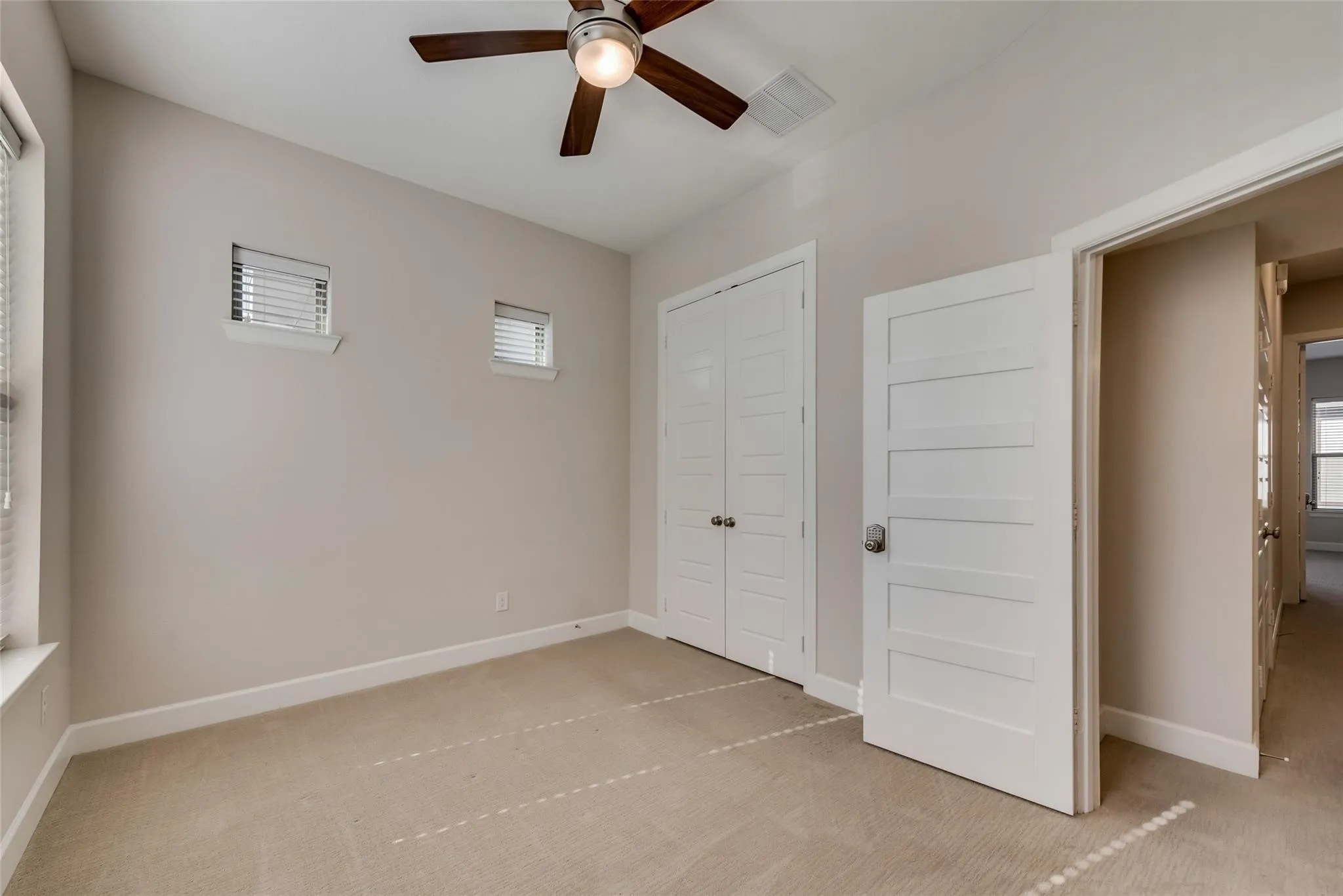 Townhouse For Rent in Dallas County , 1310 Branchwood Place, Dallas, Texas 75215, 3 Bedroom, 4 Bathroom, 2 Garage spaces, 2,396 Sqft, built in 2017, mls#21282446, Real Estate Agent in Dallas, Homes For Rent in Dallas county, Homes For Rent in Dallas, Realtor in Dallas Texas, Real Estate Brokerage Independent Realty Texas, Luminita Cordes Realtor