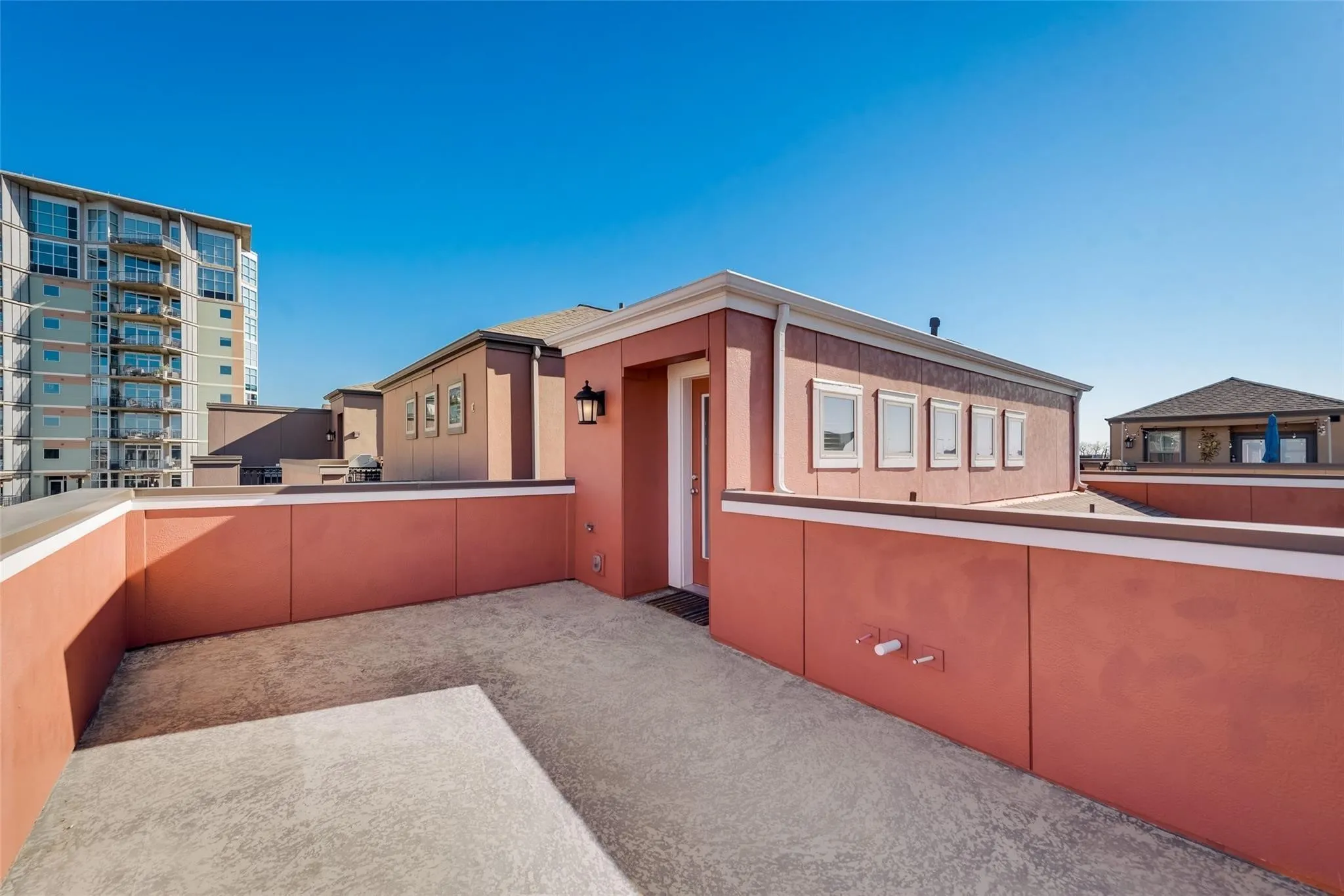 Townhouse For Rent in Dallas County , 1310 Branchwood Place, Dallas, Texas 75215, 3 Bedroom, 4 Bathroom, 2 Garage spaces, 2,396 Sqft, built in 2017, mls#21282446, Real Estate Agent in Dallas, Homes For Rent in Dallas county, Homes For Rent in Dallas, Realtor in Dallas Texas, Real Estate Brokerage Independent Realty Texas, Luminita Cordes Realtor