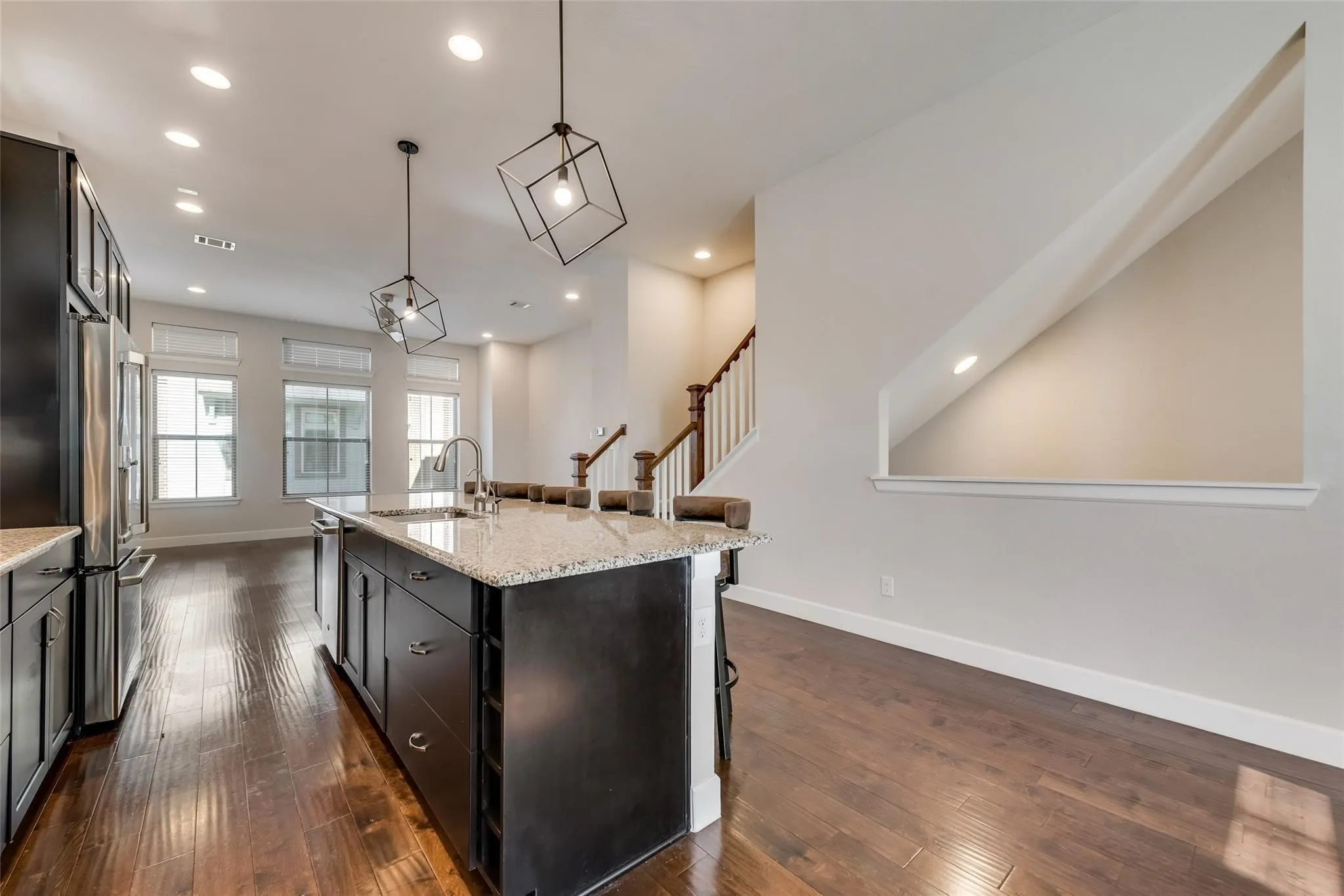 Townhouse For Rent in Dallas County , 1310 Branchwood Place, Dallas, Texas 75215, 3 Bedroom, 4 Bathroom, 2 Garage spaces, 2,396 Sqft, built in 2017, mls#21282446, Real Estate Agent in Dallas, Homes For Rent in Dallas county, Homes For Rent in Dallas, Realtor in Dallas Texas, Real Estate Brokerage Independent Realty Texas, Luminita Cordes Realtor