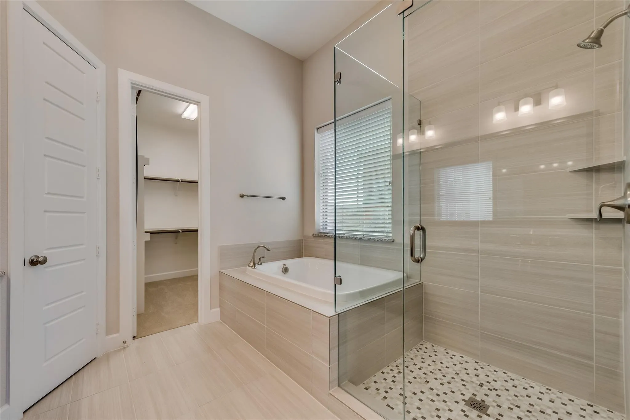 Townhouse For Rent in Dallas County , 1310 Branchwood Place, Dallas, Texas 75215, 3 Bedroom, 4 Bathroom, 2 Garage spaces, 2,396 Sqft, built in 2017, mls#21282446, Real Estate Agent in Dallas, Homes For Rent in Dallas county, Homes For Rent in Dallas, Realtor in Dallas Texas, Real Estate Brokerage Independent Realty Texas, Luminita Cordes Realtor