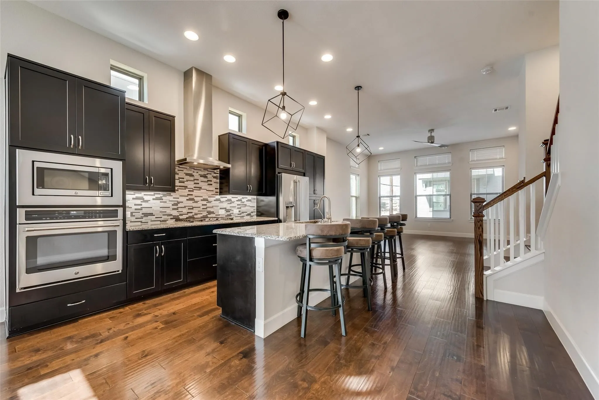 Townhouse For Rent in Dallas County , 1310 Branchwood Place, Dallas, Texas 75215, 3 Bedroom, 4 Bathroom, 2 Garage spaces, 2,396 Sqft, built in 2017, mls#21282446, Real Estate Agent in Dallas, Homes For Rent in Dallas county, Homes For Rent in Dallas, Realtor in Dallas Texas, Real Estate Brokerage Independent Realty Texas, Luminita Cordes Realtor