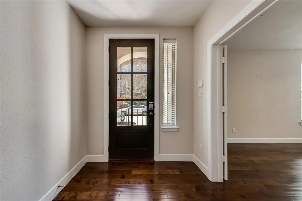 Townhouse For Rent in Dallas County , 1310 Branchwood Place, Dallas, Texas 75215, 3 Bedroom, 4 Bathroom, 2 Garage spaces, 2,396 Sqft, built in 2017, mls#21282446, Real Estate Agent in Dallas, Homes For Rent in Dallas county, Homes For Rent in Dallas, Realtor in Dallas Texas, Real Estate Brokerage Independent Realty Texas, Luminita Cordes Realtor