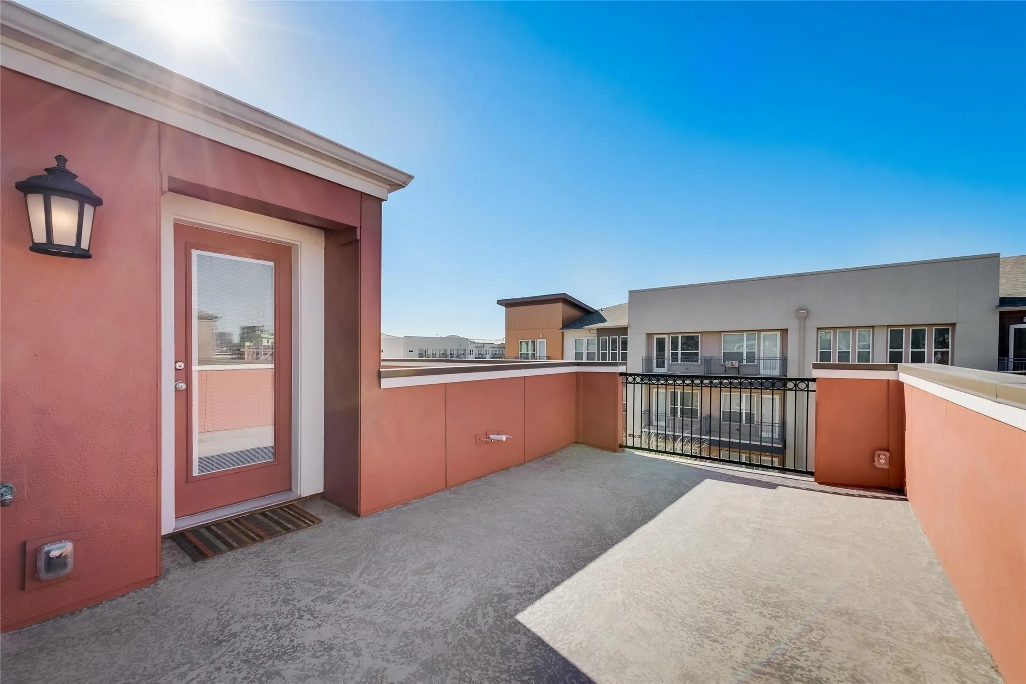 Townhouse For Rent in Dallas County , 1310 Branchwood Place, Dallas, Texas 75215, 3 Bedroom, 4 Bathroom, 2 Garage spaces, 2,396 Sqft, built in 2017, mls#21282446, Real Estate Agent in Dallas, Homes For Rent in Dallas county, Homes For Rent in Dallas, Realtor in Dallas Texas, Real Estate Brokerage Independent Realty Texas, Luminita Cordes Realtor