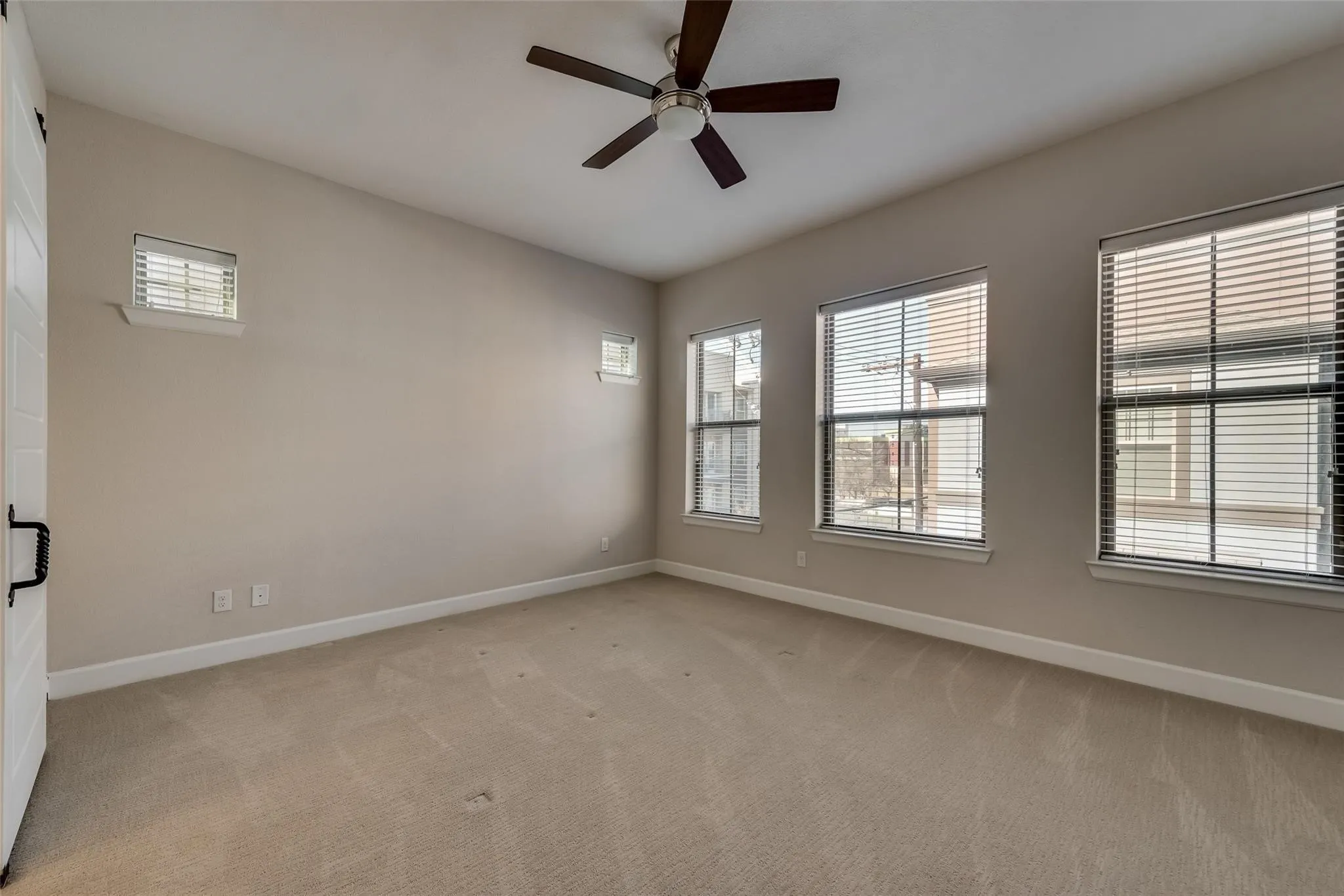 Townhouse For Rent in Dallas County , 1310 Branchwood Place, Dallas, Texas 75215, 3 Bedroom, 4 Bathroom, 2 Garage spaces, 2,396 Sqft, built in 2017, mls#21282446, Real Estate Agent in Dallas, Homes For Rent in Dallas county, Homes For Rent in Dallas, Realtor in Dallas Texas, Real Estate Brokerage Independent Realty Texas, Luminita Cordes Realtor