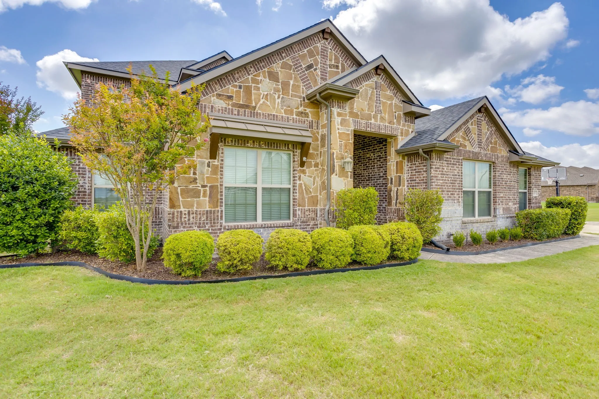 Single Family Residence For Sale in Parker County , 105 Legacy Downs Drive, Fort Worth, Texas 76126, 4 Bedroom, 4 Bathroom, 3 Garage spaces, 3,083 Sqft, built in 2014, mls#21289936, Real Estate Agent in Fort Worth, Homes For Sale in Parker county, Homes For Sale in Fort Worth, Realtor in Fort Worth Texas, Real Estate Brokerage Independent Realty Texas, Luminita Cordes Realtor