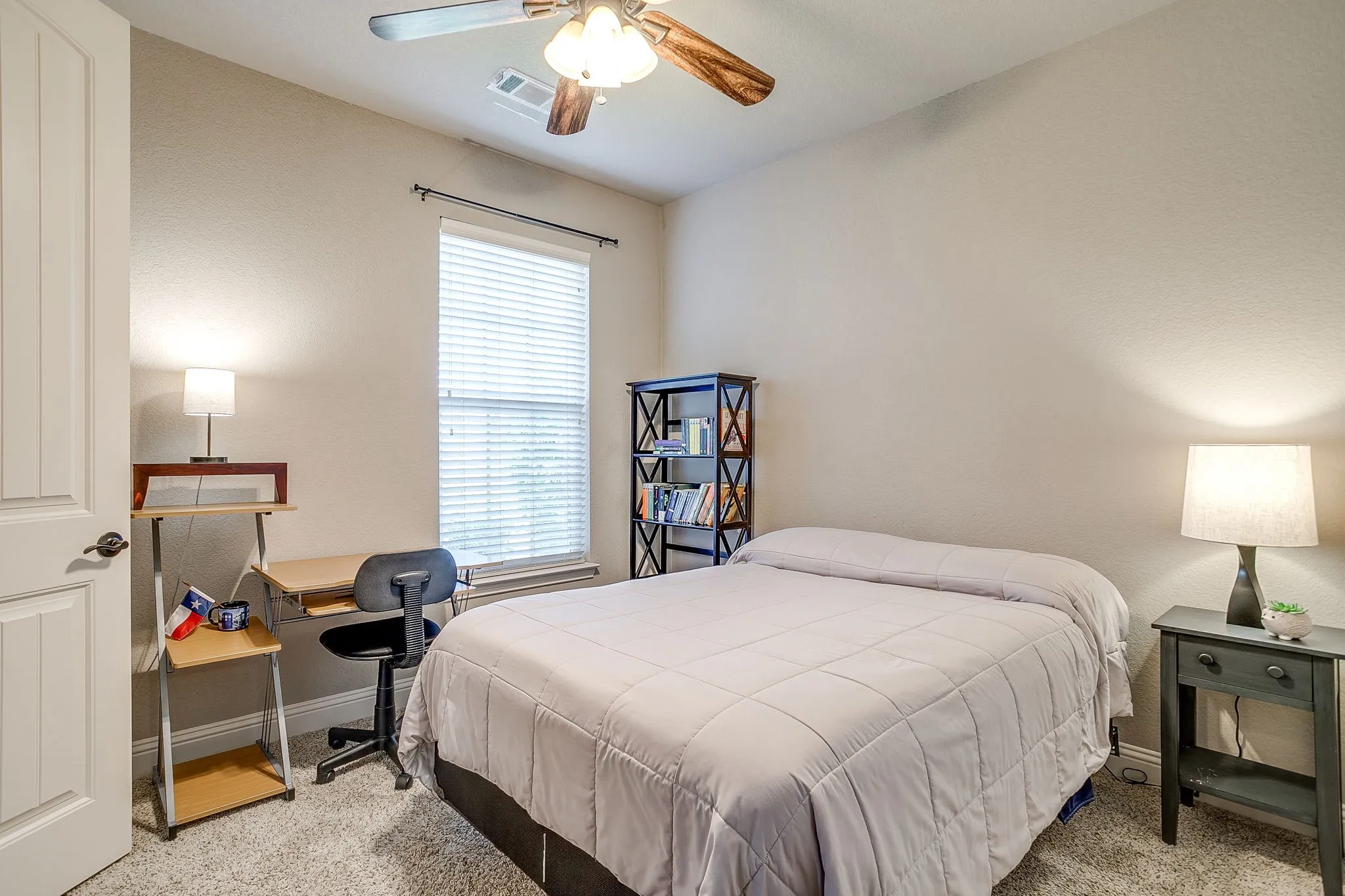 Single Family Residence For Sale in Parker County , 105 Legacy Downs Drive, Fort Worth, Texas 76126, 4 Bedroom, 4 Bathroom, 3 Garage spaces, 3,083 Sqft, built in 2014, mls#21289936, Real Estate Agent in Fort Worth, Homes For Sale in Parker county, Homes For Sale in Fort Worth, Realtor in Fort Worth Texas, Real Estate Brokerage Independent Realty Texas, Luminita Cordes Realtor