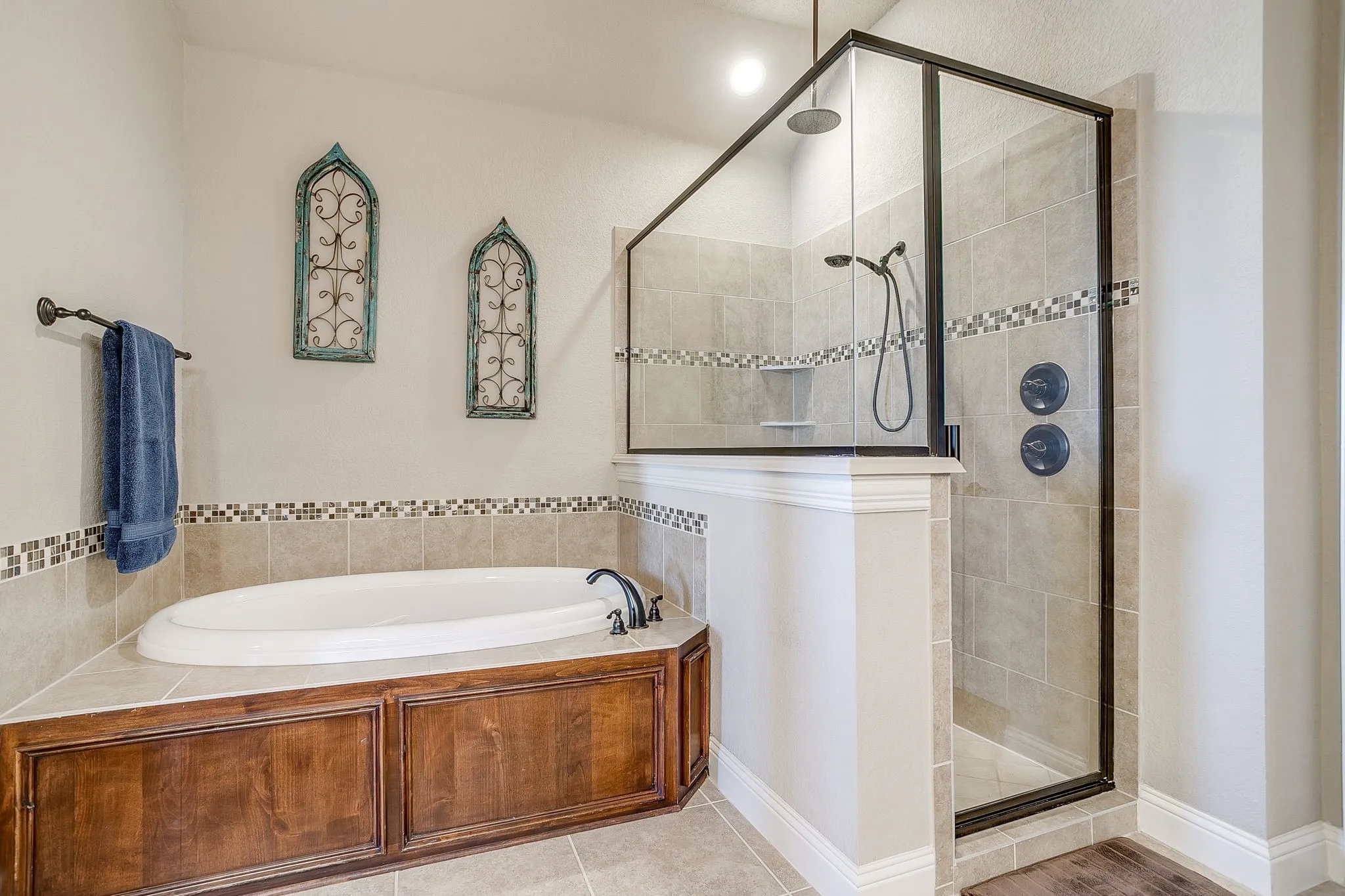 Single Family Residence For Sale in Parker County , 105 Legacy Downs Drive, Fort Worth, Texas 76126, 4 Bedroom, 4 Bathroom, 3 Garage spaces, 3,083 Sqft, built in 2014, mls#21289936, Real Estate Agent in Fort Worth, Homes For Sale in Parker county, Homes For Sale in Fort Worth, Realtor in Fort Worth Texas, Real Estate Brokerage Independent Realty Texas, Luminita Cordes Realtor