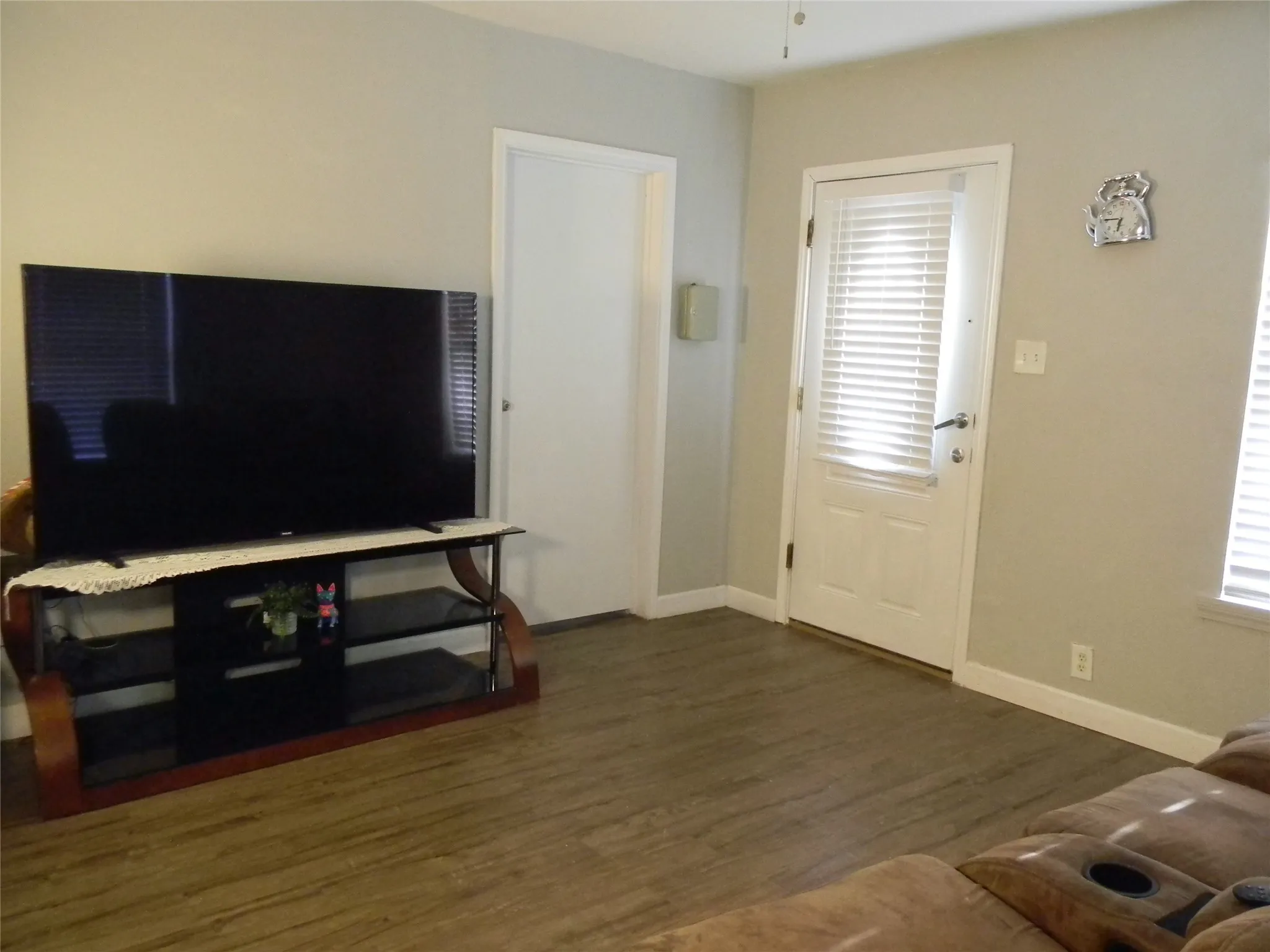 Single Family Residence For Sale in Dallas County , 2320 S Denley Drive, Dallas, Texas 75216, 3 Bedroom, 2 Bathroom, Garage spaces, 938 Sqft, built in 1950, mls#21227877, Real Estate Agent in Dallas, Homes For Sale in Dallas county, Homes For Sale in Dallas, Realtor in Dallas Texas, Real Estate Brokerage Independent Realty Texas, Luminita Cordes Realtor