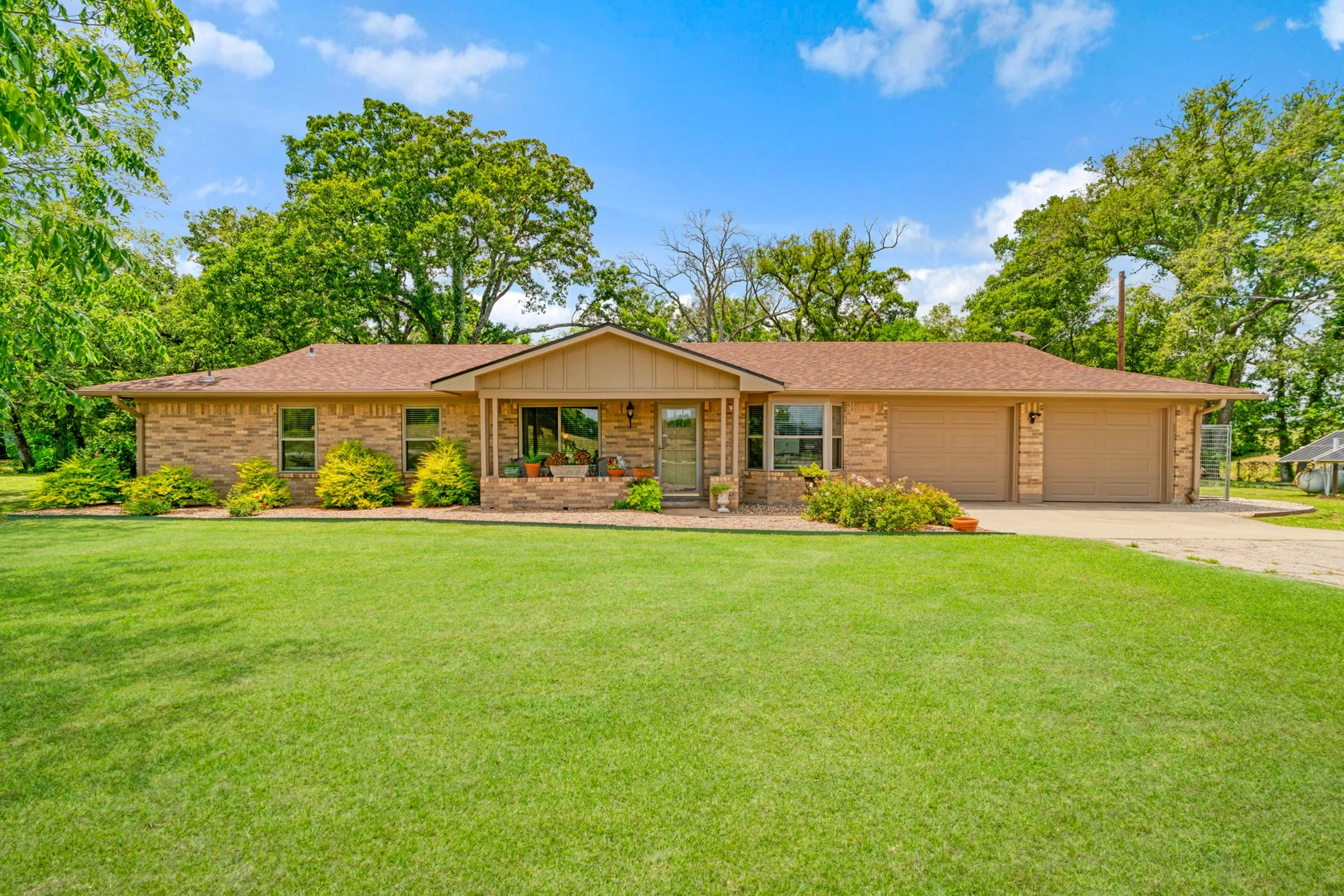 Farm For Sale in Lamar County , 848 CR 15300, Deport, Texas 75435, 3 Bedroom, 2 Bathroom, 2 Garage spaces, 1,800 Sqft, built in 0, Price $749,700, mls#21289935, Real Estate Agent in Deport, Homes For Sale in Lamar county, Homes For Sale in Deport, Realtor in Deport Texas, Real Estate Brokerage Independent Realty Texas, Luminita Cordes Realtor