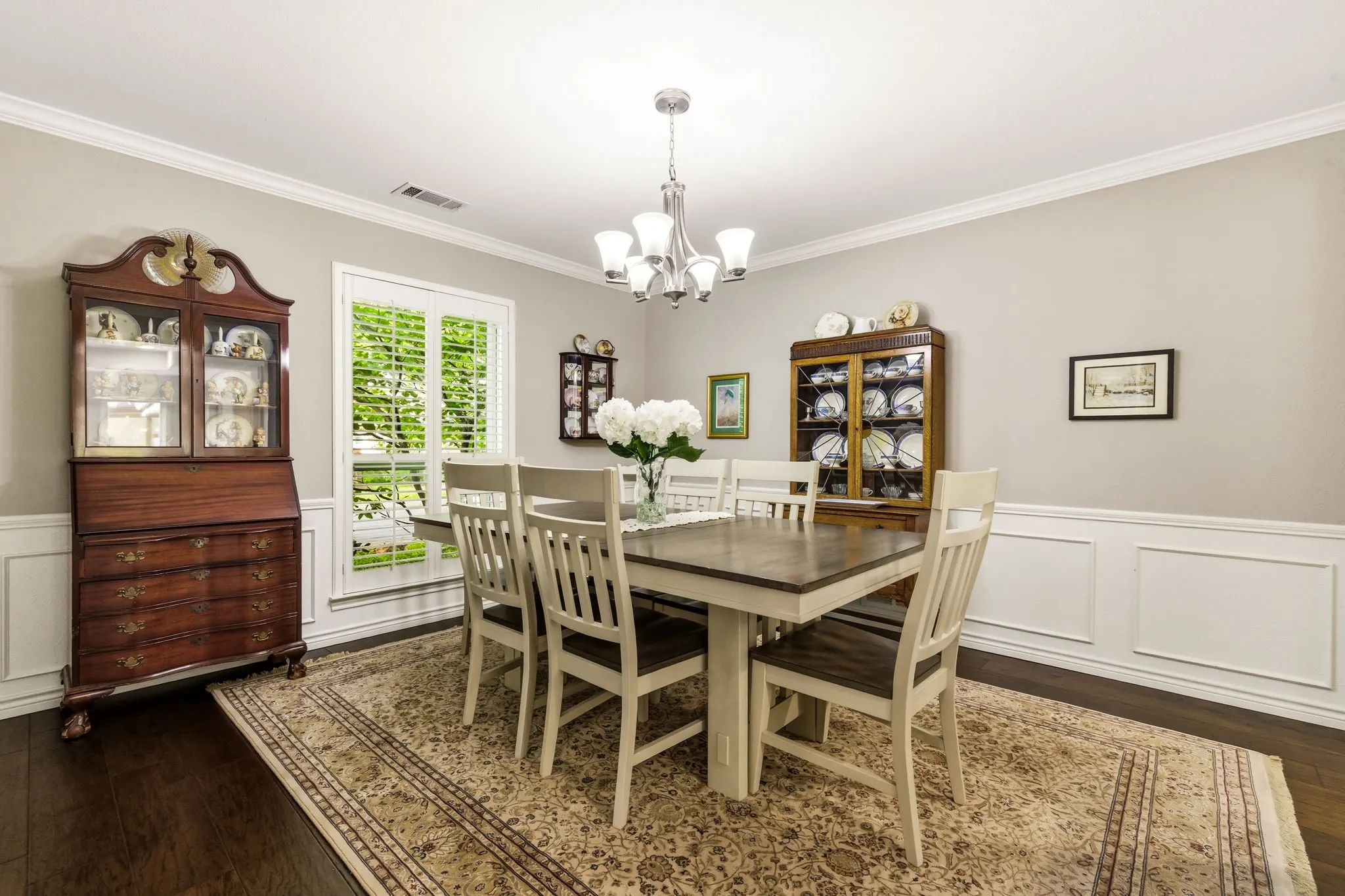 Single Family Residence For Sale in Dallas County , 9519 Robin Meadow Drive, Dallas, Texas 75243, 3 Bedrooms, 3 Bathrooms, 3 Garage spaces, 2,498 Sqft, built in 1975, Price $699,000, mls#21289477, Real Estate Agent in Dallas, Homes For Sale in Dallas county, Homes For Sale in Dallas, Realtor in Dallas Texas, Real Estate Brokerage Independent Realty Texas, Luminita Cordes Realtor