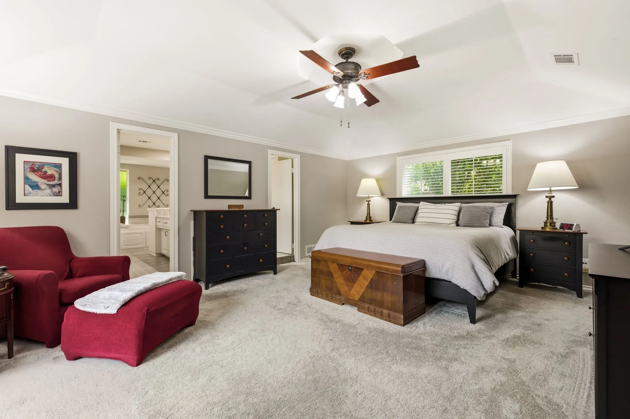 Single Family Residence For Sale in Dallas County , 9519 Robin Meadow Drive, Dallas, Texas 75243, 3 Bedrooms, 3 Bathrooms, 3 Garage spaces, 2,498 Sqft, built in 1975, Price $699,000, mls#21289477, Real Estate Agent in Dallas, Homes For Sale in Dallas county, Homes For Sale in Dallas, Realtor in Dallas Texas, Real Estate Brokerage Independent Realty Texas, Luminita Cordes Realtor