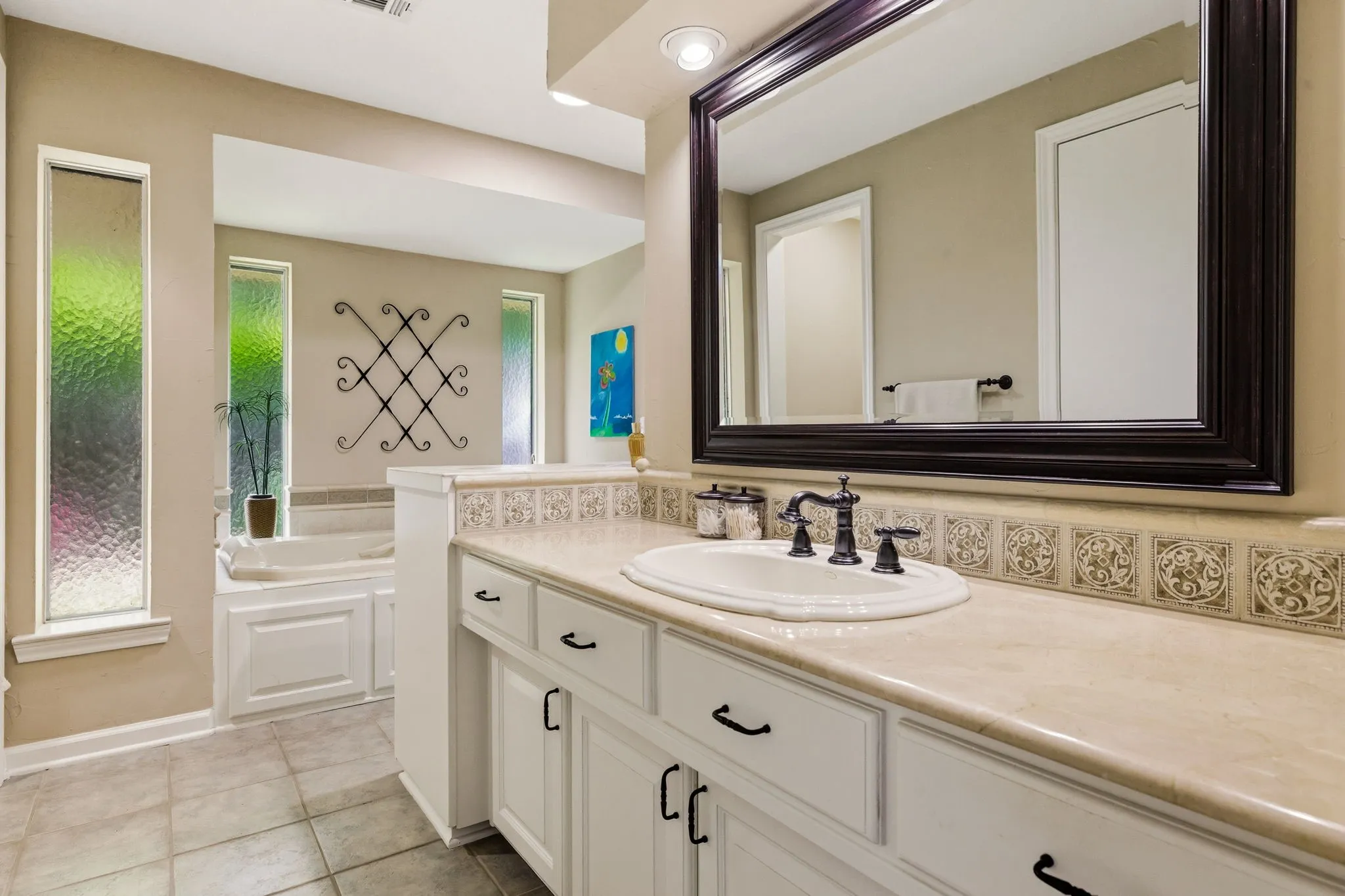 Single Family Residence For Sale in Dallas County , 9519 Robin Meadow Drive, Dallas, Texas 75243, 3 Bedrooms, 3 Bathrooms, 3 Garage spaces, 2,498 Sqft, built in 1975, Price $699,000, mls#21289477, Real Estate Agent in Dallas, Homes For Sale in Dallas county, Homes For Sale in Dallas, Realtor in Dallas Texas, Real Estate Brokerage Independent Realty Texas, Luminita Cordes Realtor