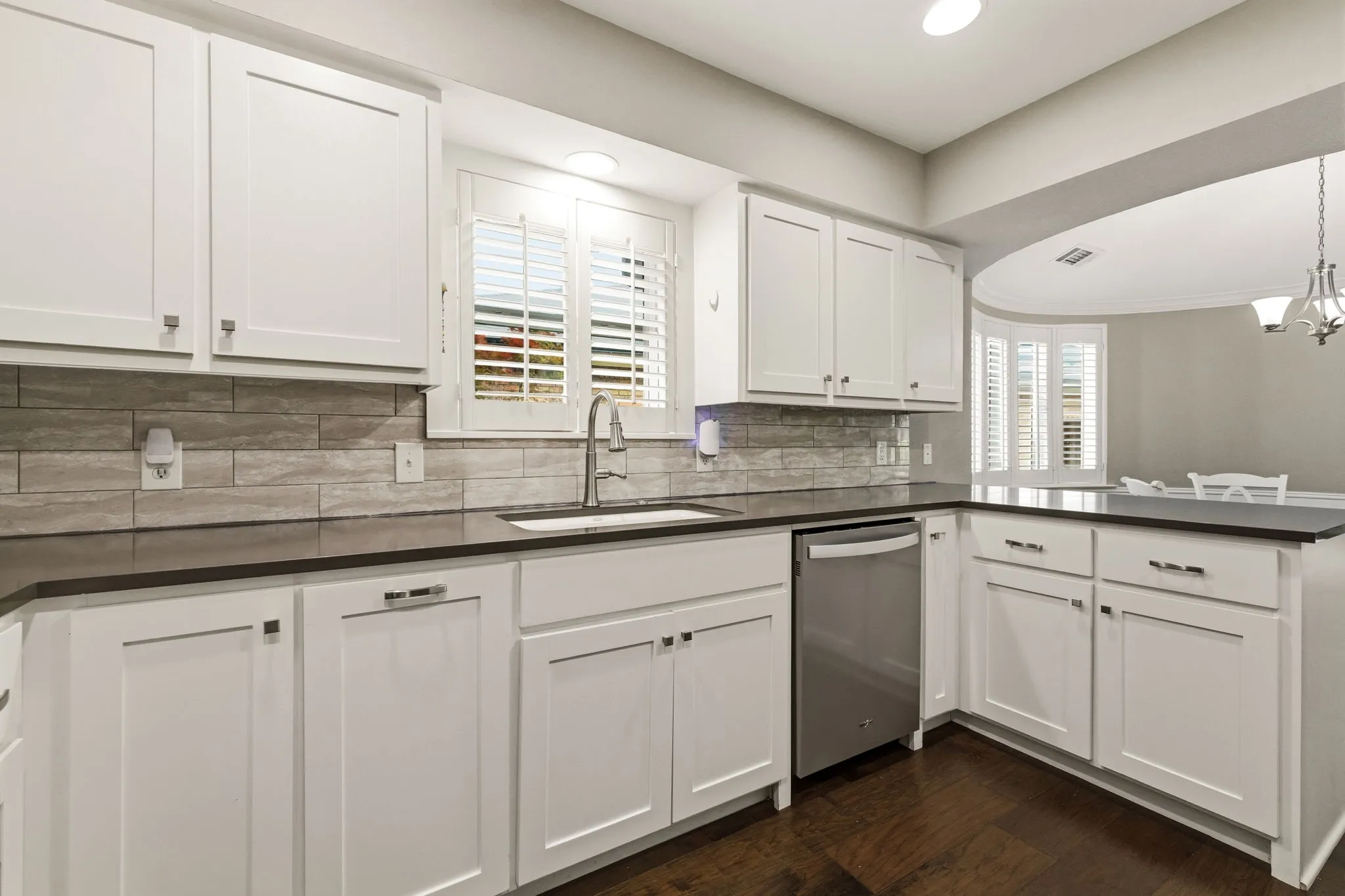 Single Family Residence For Sale in Dallas County , 9519 Robin Meadow Drive, Dallas, Texas 75243, 3 Bedrooms, 3 Bathrooms, 3 Garage spaces, 2,498 Sqft, built in 1975, Price $699,000, mls#21289477, Real Estate Agent in Dallas, Homes For Sale in Dallas county, Homes For Sale in Dallas, Realtor in Dallas Texas, Real Estate Brokerage Independent Realty Texas, Luminita Cordes Realtor