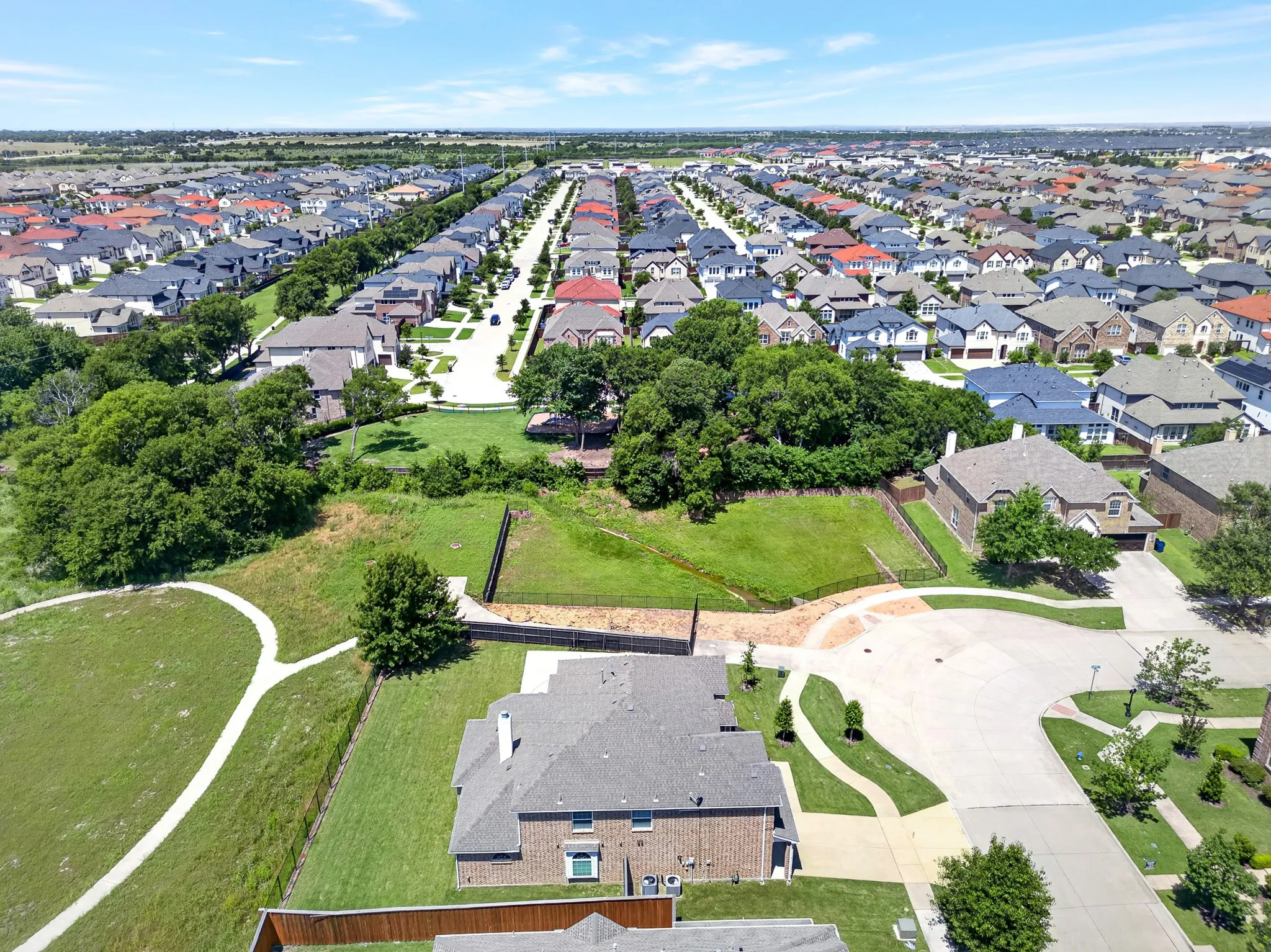 Single Family Residence For Sale in Collin County , 13811 Sorano Drive, Frisco, Texas 75035, 5 Bedroom, 4 Bathroom, 2 Garage spaces, 3,895 Sqft, built in 2013, mls#21281721, Real Estate Agent in Frisco, Homes For Sale in Collin county, Homes For Sale in Frisco, Realtor in Frisco Texas, Real Estate Brokerage Independent Realty Texas, Luminita Cordes Realtor