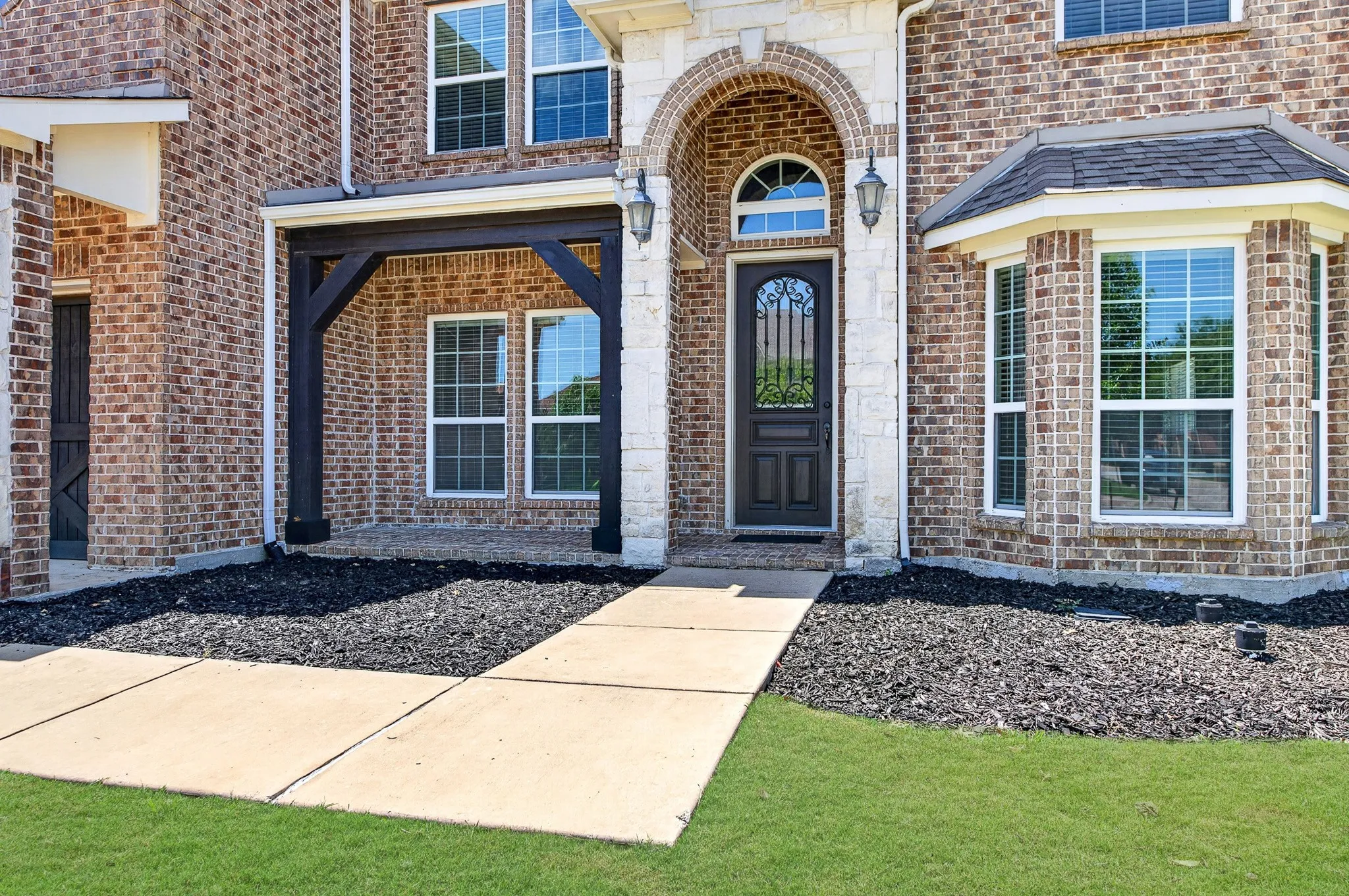 Single Family Residence For Sale in Collin County , 13811 Sorano Drive, Frisco, Texas 75035, 5 Bedroom, 4 Bathroom, 2 Garage spaces, 3,895 Sqft, built in 2013, mls#21281721, Real Estate Agent in Frisco, Homes For Sale in Collin county, Homes For Sale in Frisco, Realtor in Frisco Texas, Real Estate Brokerage Independent Realty Texas, Luminita Cordes Realtor