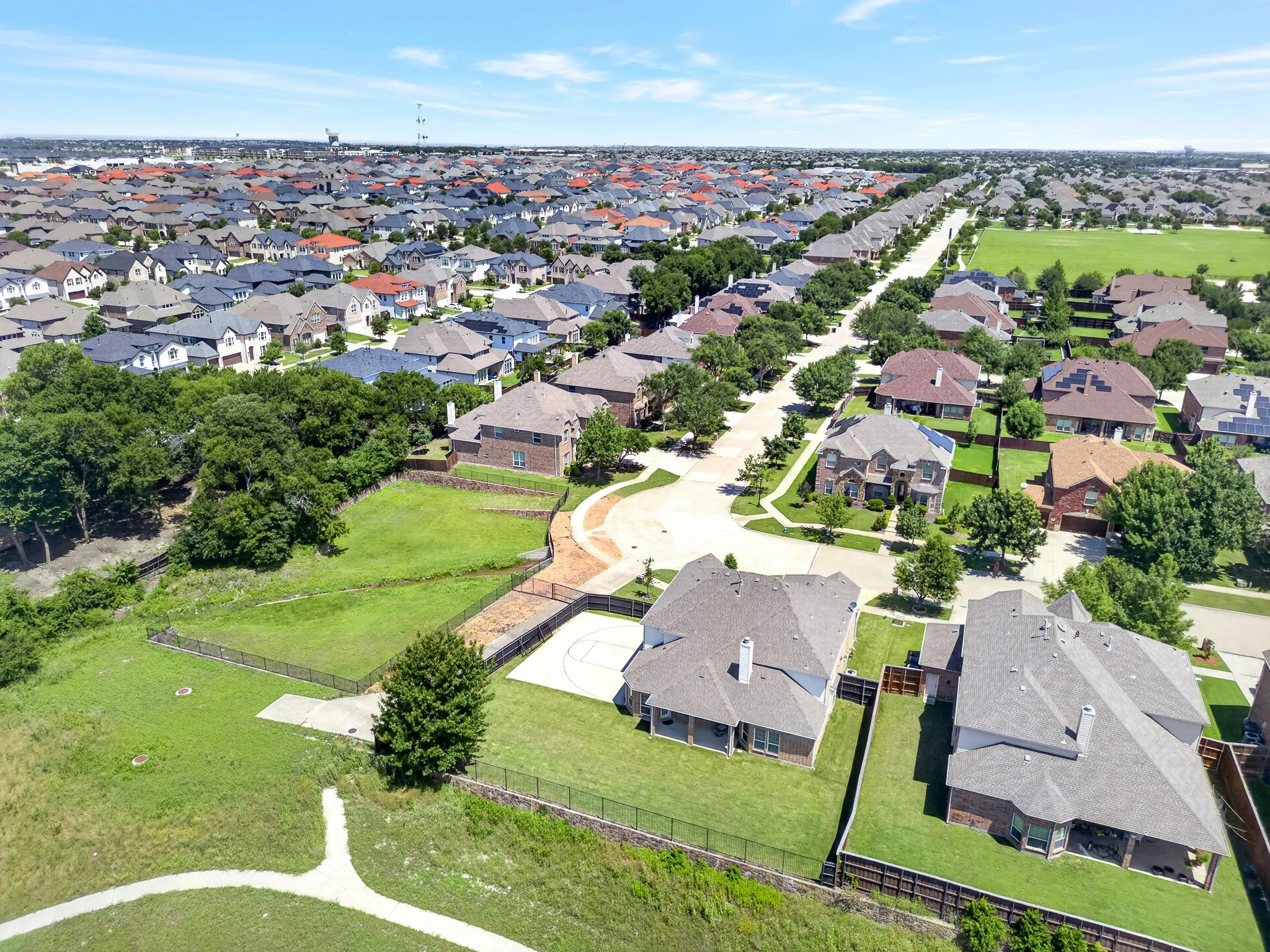 Single Family Residence For Sale in Collin County , 13811 Sorano Drive, Frisco, Texas 75035, 5 Bedroom, 4 Bathroom, 2 Garage spaces, 3,895 Sqft, built in 2013, mls#21281721, Real Estate Agent in Frisco, Homes For Sale in Collin county, Homes For Sale in Frisco, Realtor in Frisco Texas, Real Estate Brokerage Independent Realty Texas, Luminita Cordes Realtor