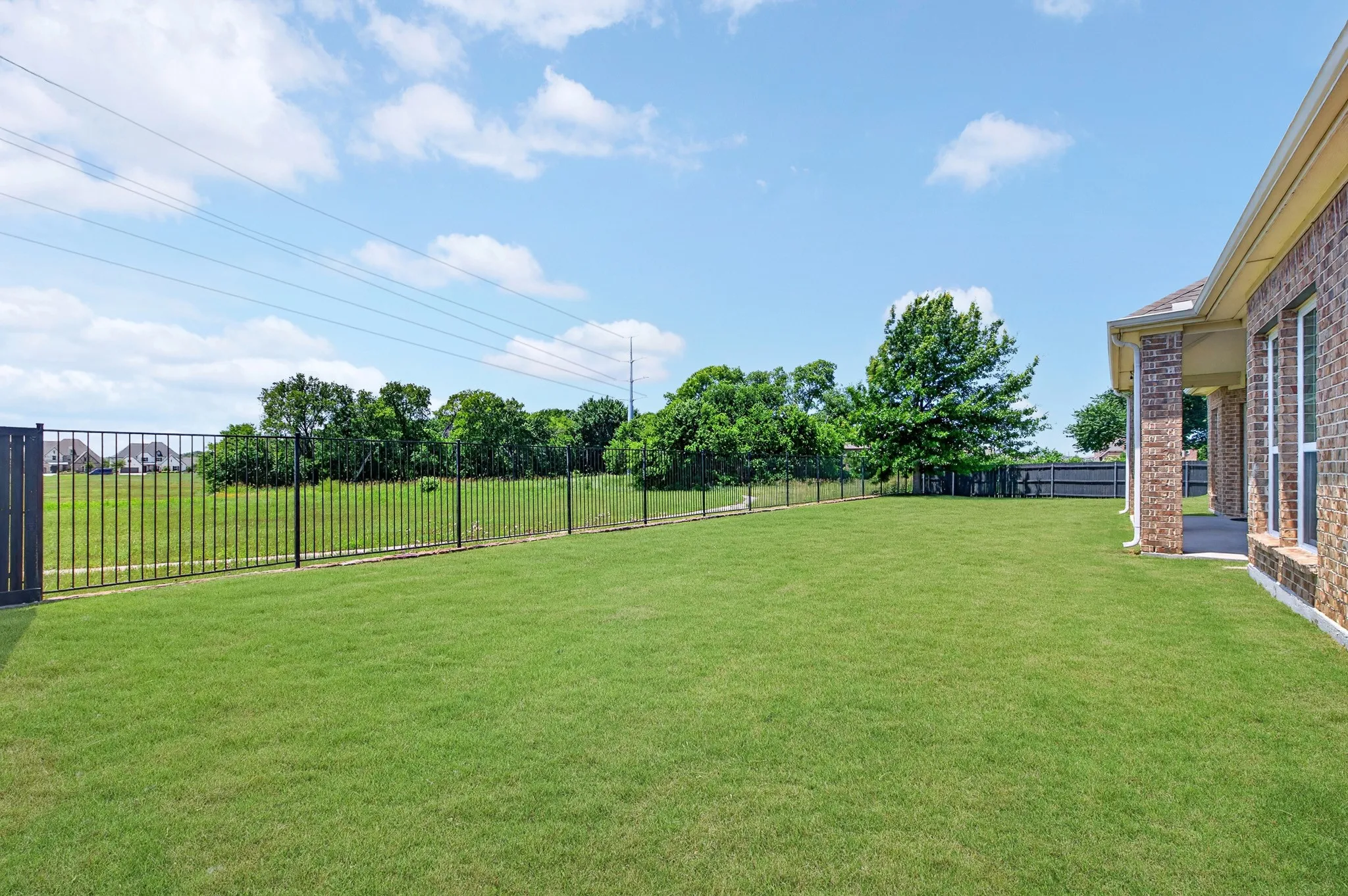 Single Family Residence For Sale in Collin County , 13811 Sorano Drive, Frisco, Texas 75035, 5 Bedroom, 4 Bathroom, 2 Garage spaces, 3,895 Sqft, built in 2013, mls#21281721, Real Estate Agent in Frisco, Homes For Sale in Collin county, Homes For Sale in Frisco, Realtor in Frisco Texas, Real Estate Brokerage Independent Realty Texas, Luminita Cordes Realtor