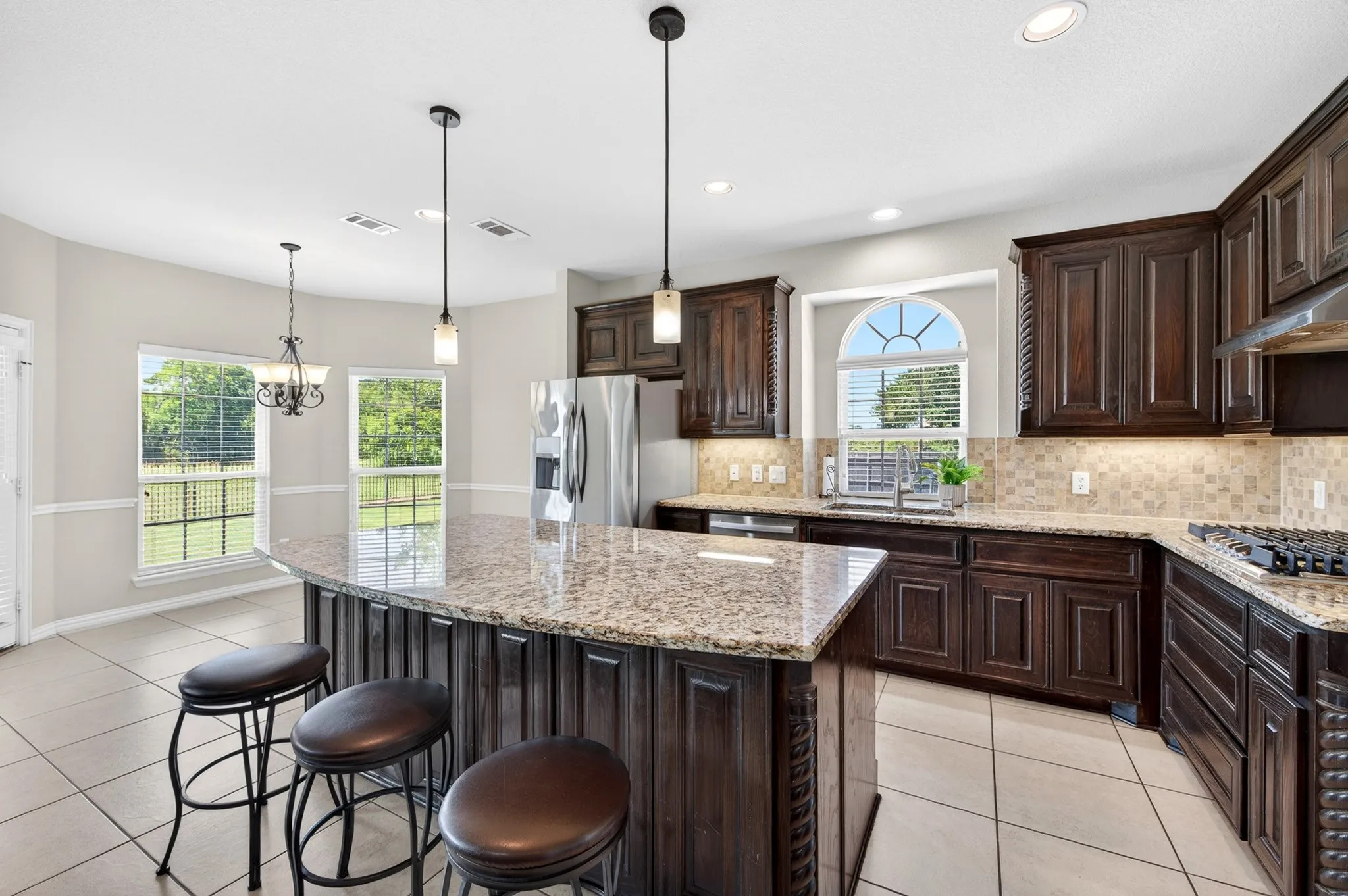 Single Family Residence For Sale in Collin County , 13811 Sorano Drive, Frisco, Texas 75035, 5 Bedroom, 4 Bathroom, 2 Garage spaces, 3,895 Sqft, built in 2013, mls#21281721, Real Estate Agent in Frisco, Homes For Sale in Collin county, Homes For Sale in Frisco, Realtor in Frisco Texas, Real Estate Brokerage Independent Realty Texas, Luminita Cordes Realtor